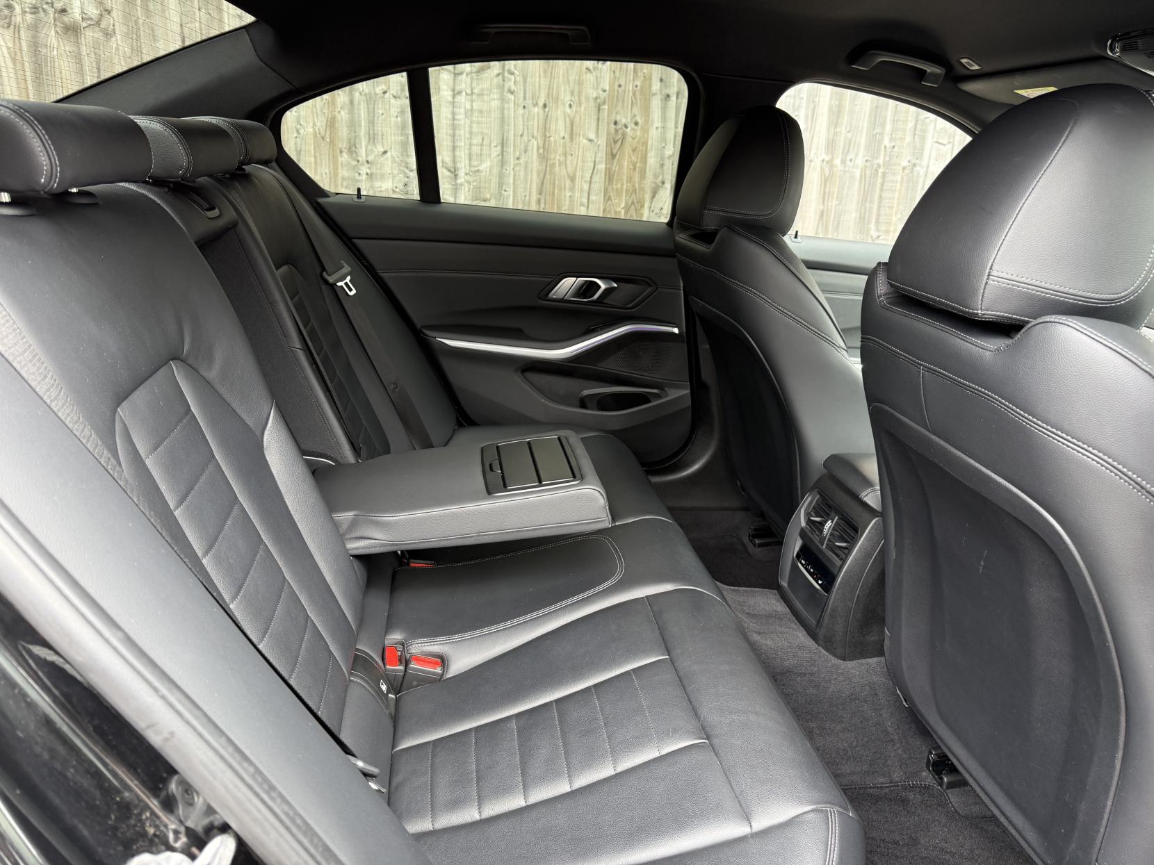 BMW 3 Series 2.0 320d M Sport Saloon 4dr Diesel Auto Euro 6 (s/s) (190 ps)