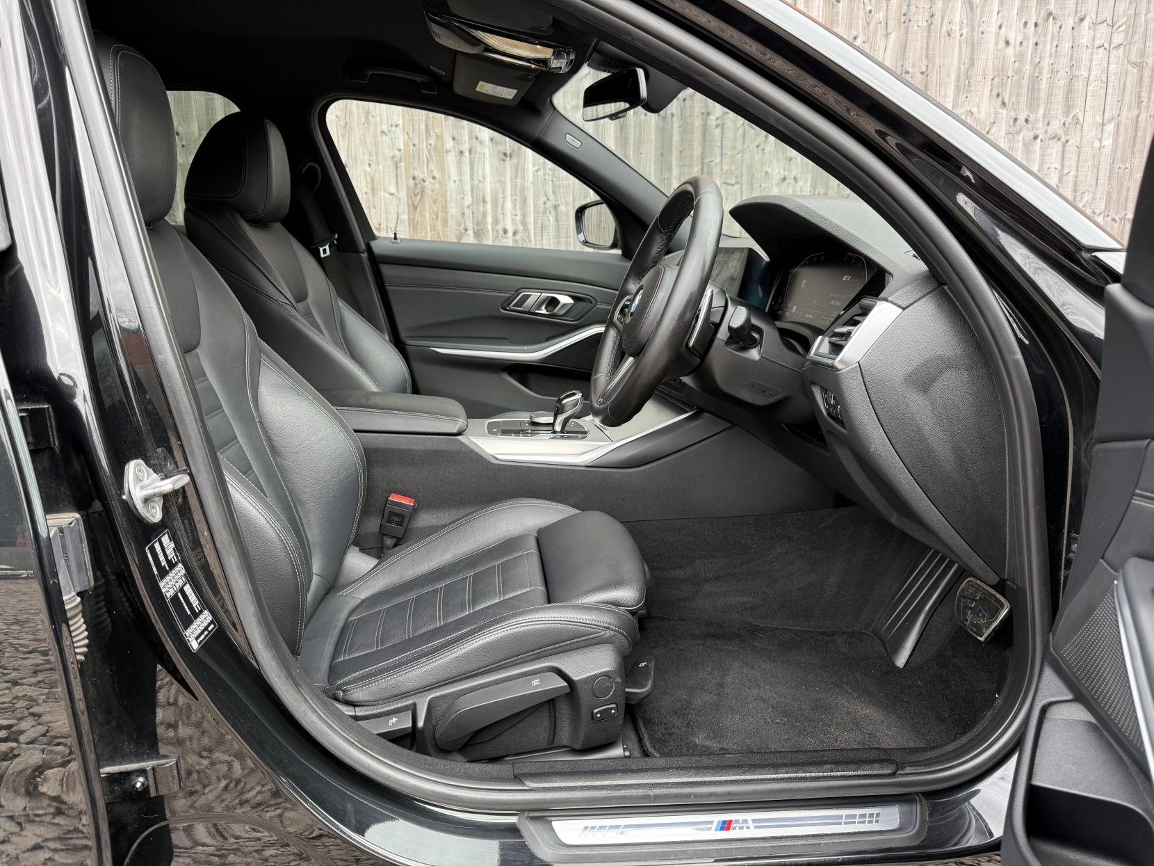 BMW 3 Series 2.0 320d M Sport Saloon 4dr Diesel Auto Euro 6 (s/s) (190 ps)