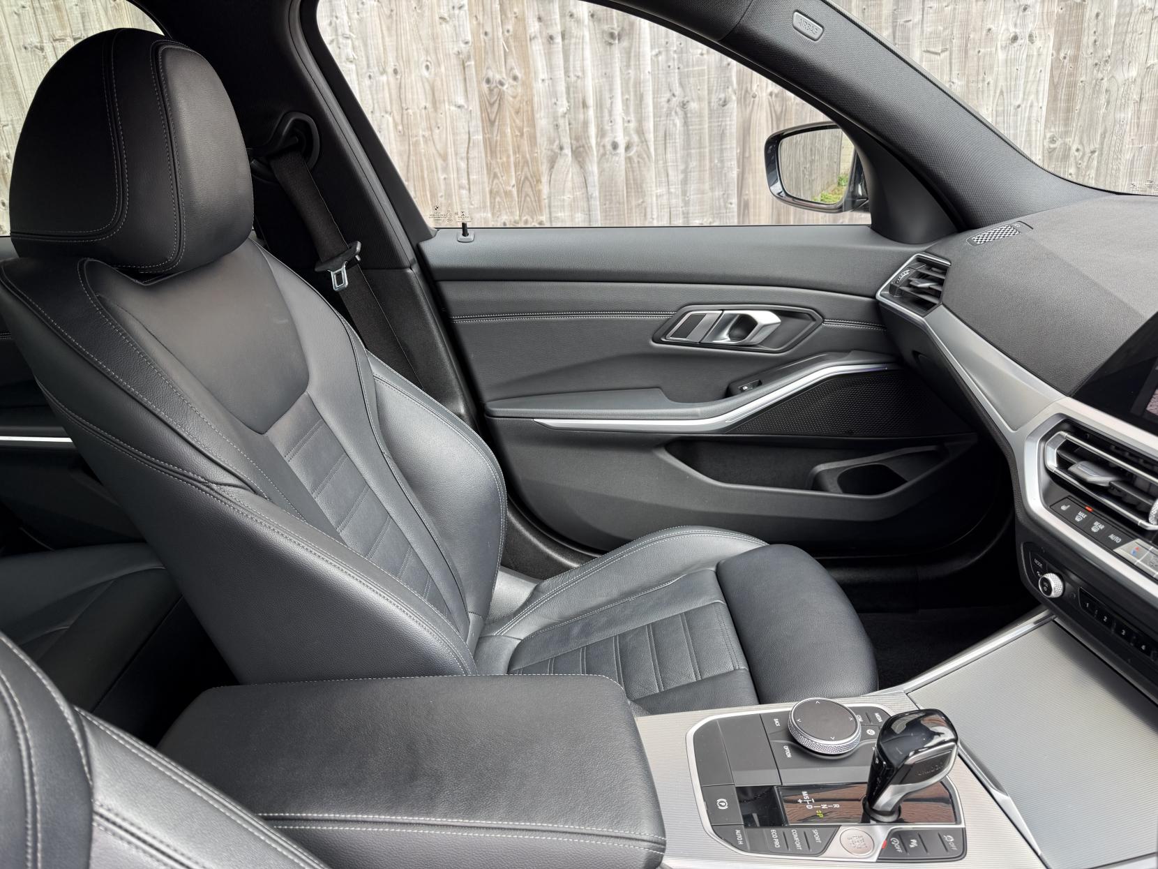 BMW 3 Series 2.0 320d M Sport Saloon 4dr Diesel Auto Euro 6 (s/s) (190 ps)