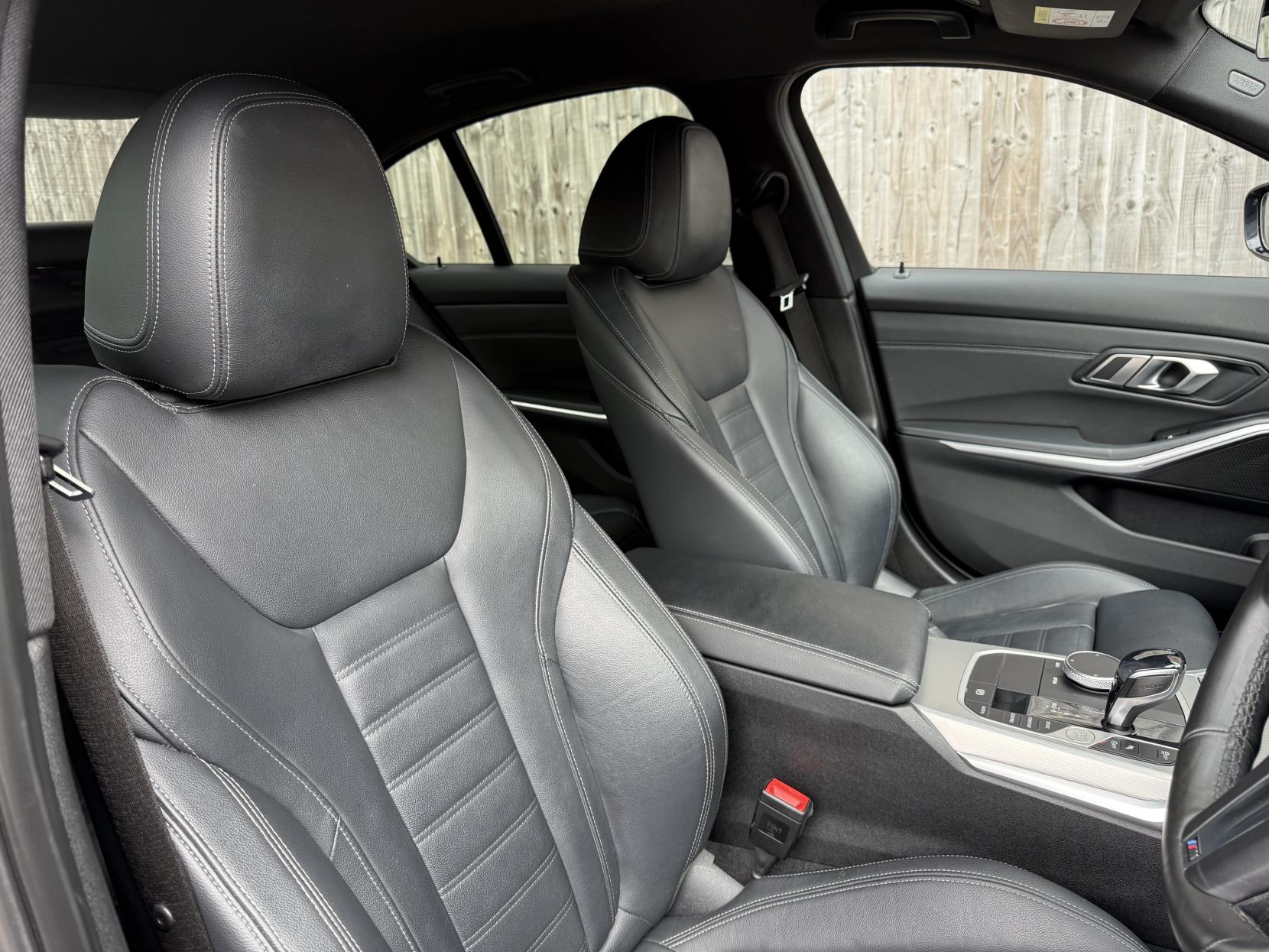 BMW 3 Series 2.0 320d M Sport Saloon 4dr Diesel Auto Euro 6 (s/s) (190 ps)