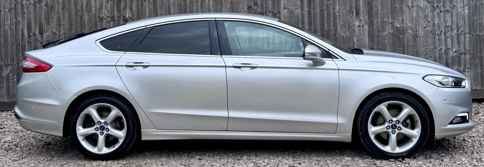 Ford Mondeo 2.0 TDCi Titanium Hatchback 5dr Diesel Manual Euro 6 (s/s) (150 ps)