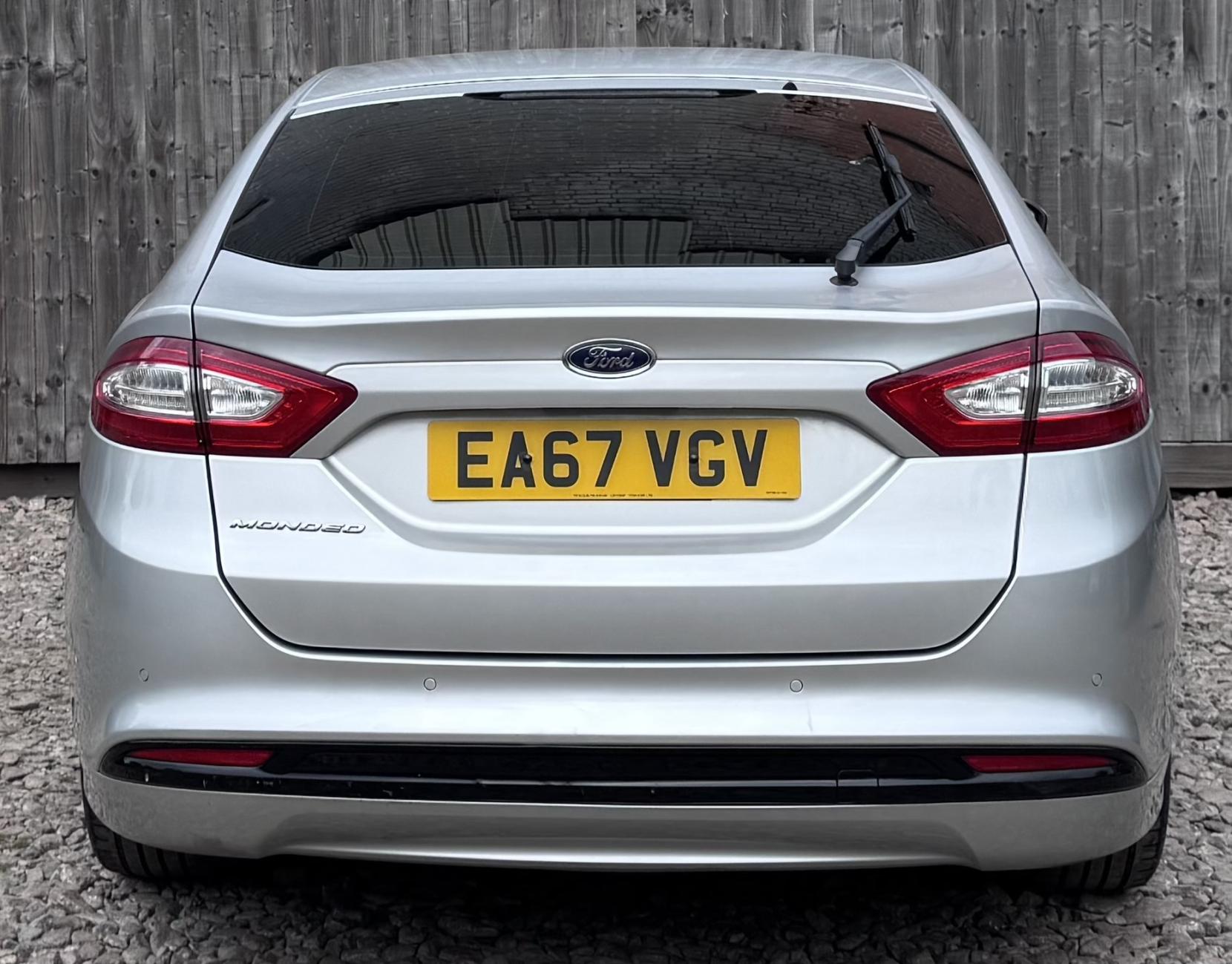Ford Mondeo 2.0 TDCi Titanium Hatchback 5dr Diesel Manual Euro 6 (s/s) (150 ps)
