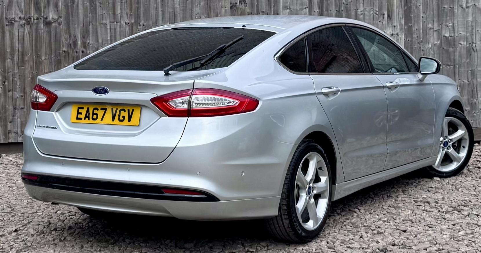 Ford Mondeo 2.0 TDCi Titanium Hatchback 5dr Diesel Manual Euro 6 (s/s) (150 ps)
