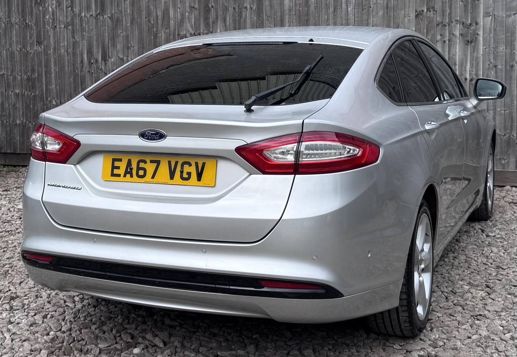 Ford Mondeo 2.0 TDCi Titanium Hatchback 5dr Diesel Manual Euro 6 (s/s) (150 ps)