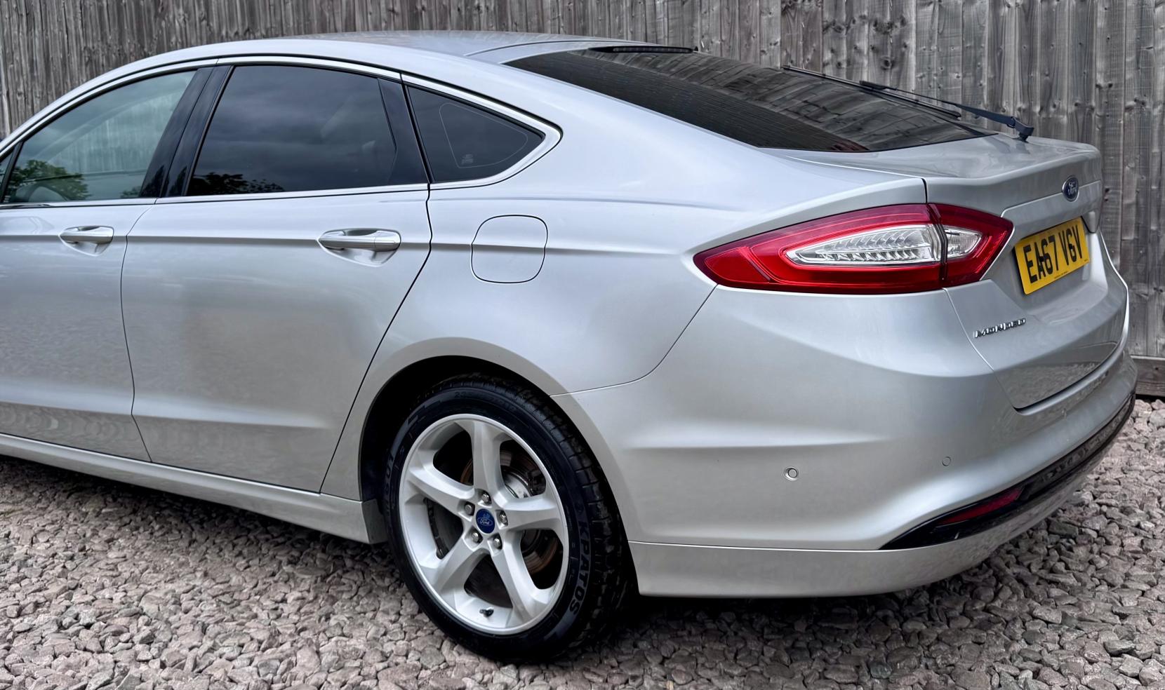 Ford Mondeo 2.0 TDCi Titanium Hatchback 5dr Diesel Manual Euro 6 (s/s) (150 ps)