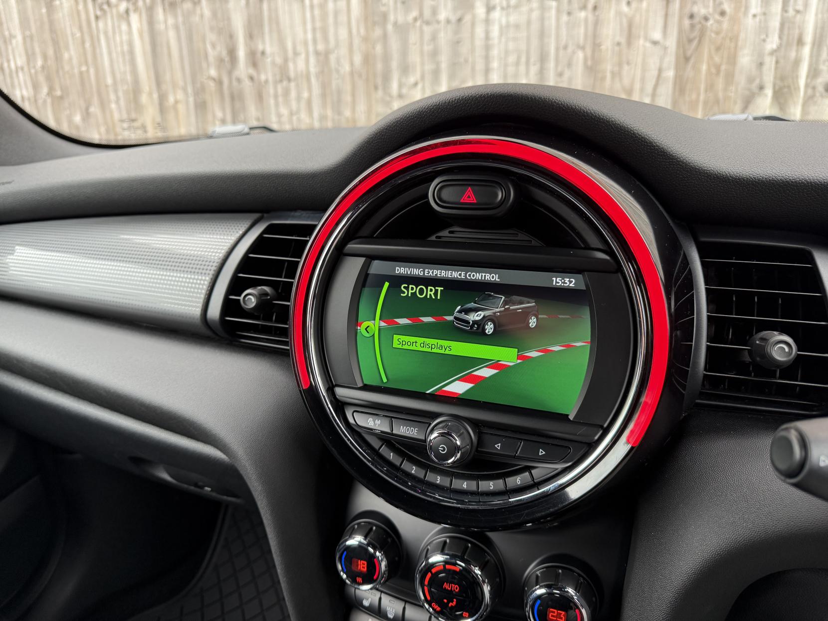 MINI Convertible 1.5 Cooper Classic Convertible 2dr Petrol Steptronic Euro 6 (s/s) (136 ps)