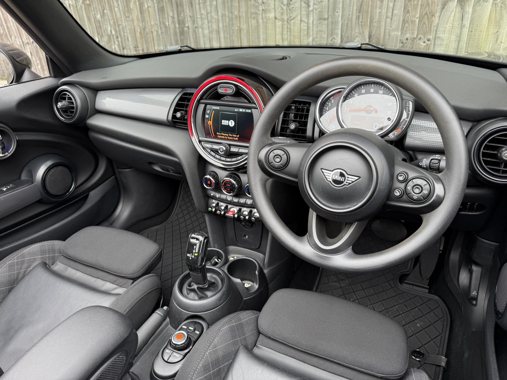 MINI Convertible 1.5 Cooper Classic Convertible 2dr Petrol Steptronic Euro 6 (s/s) (136 ps)