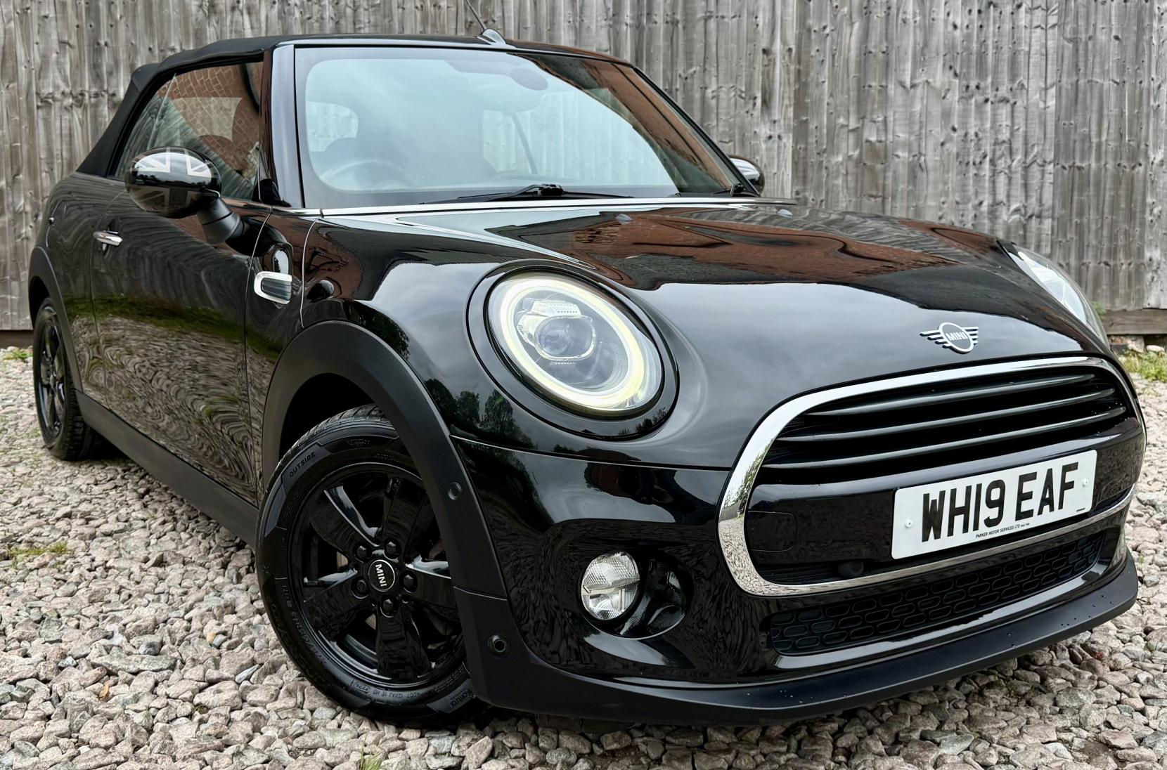 MINI Convertible 1.5 Cooper Classic Convertible 2dr Petrol Steptronic Euro 6 (s/s) (136 ps)