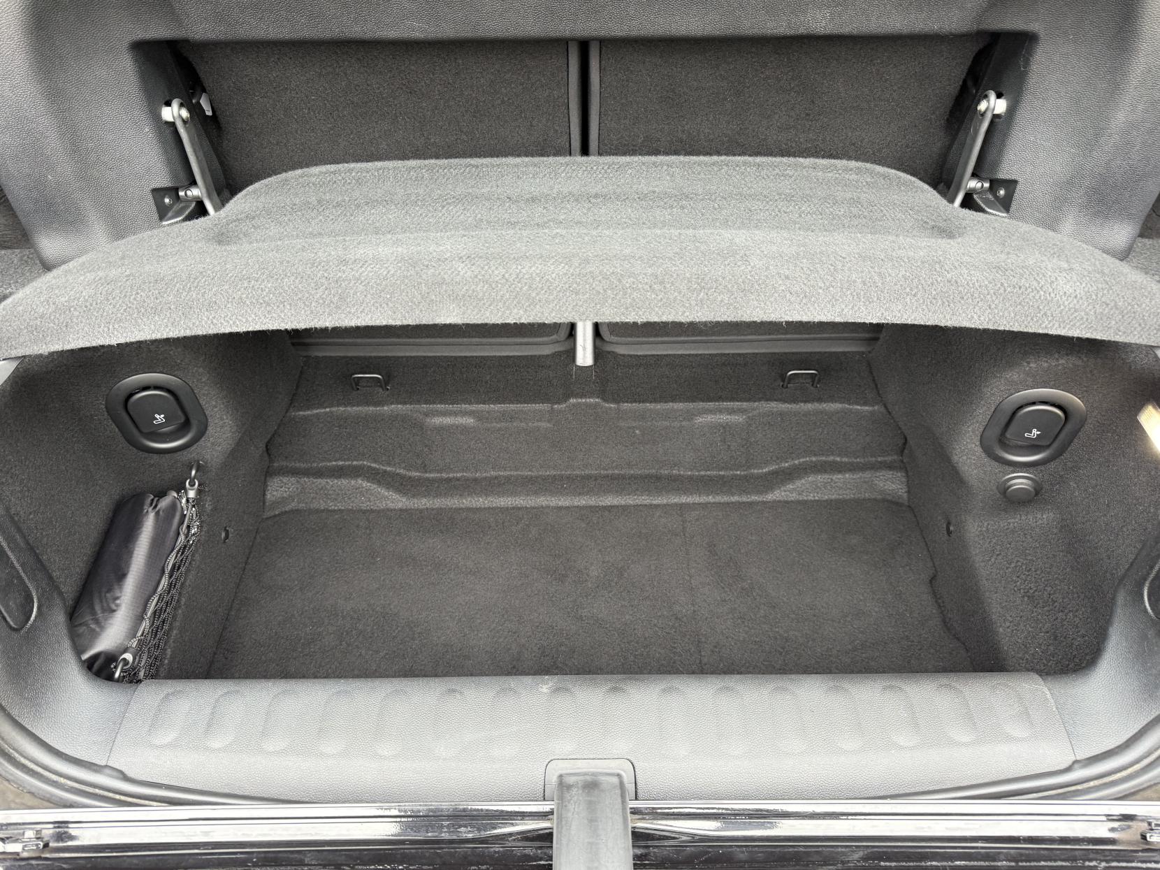 MINI Convertible 1.5 Cooper Classic Convertible 2dr Petrol Steptronic Euro 6 (s/s) (136 ps)