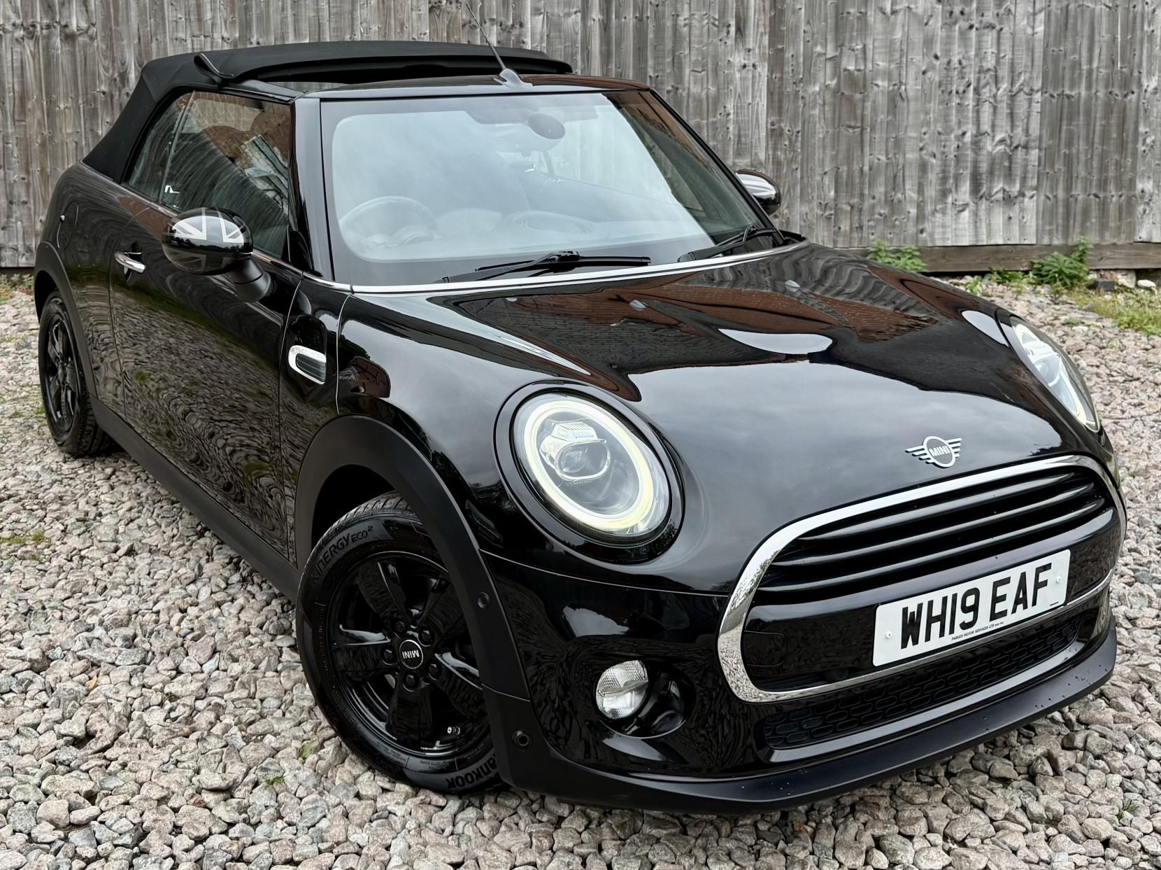 MINI Convertible 1.5 Cooper Classic Convertible 2dr Petrol Steptronic Euro 6 (s/s) (136 ps)
