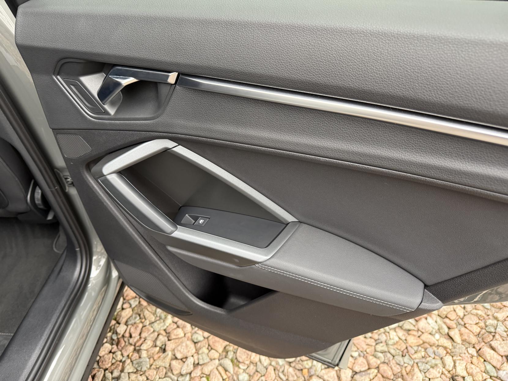 Audi Q3 2.0 TFSI 40 S line SUV 5dr Petrol S Tronic quattro Euro 6 (s/s) (190 ps)