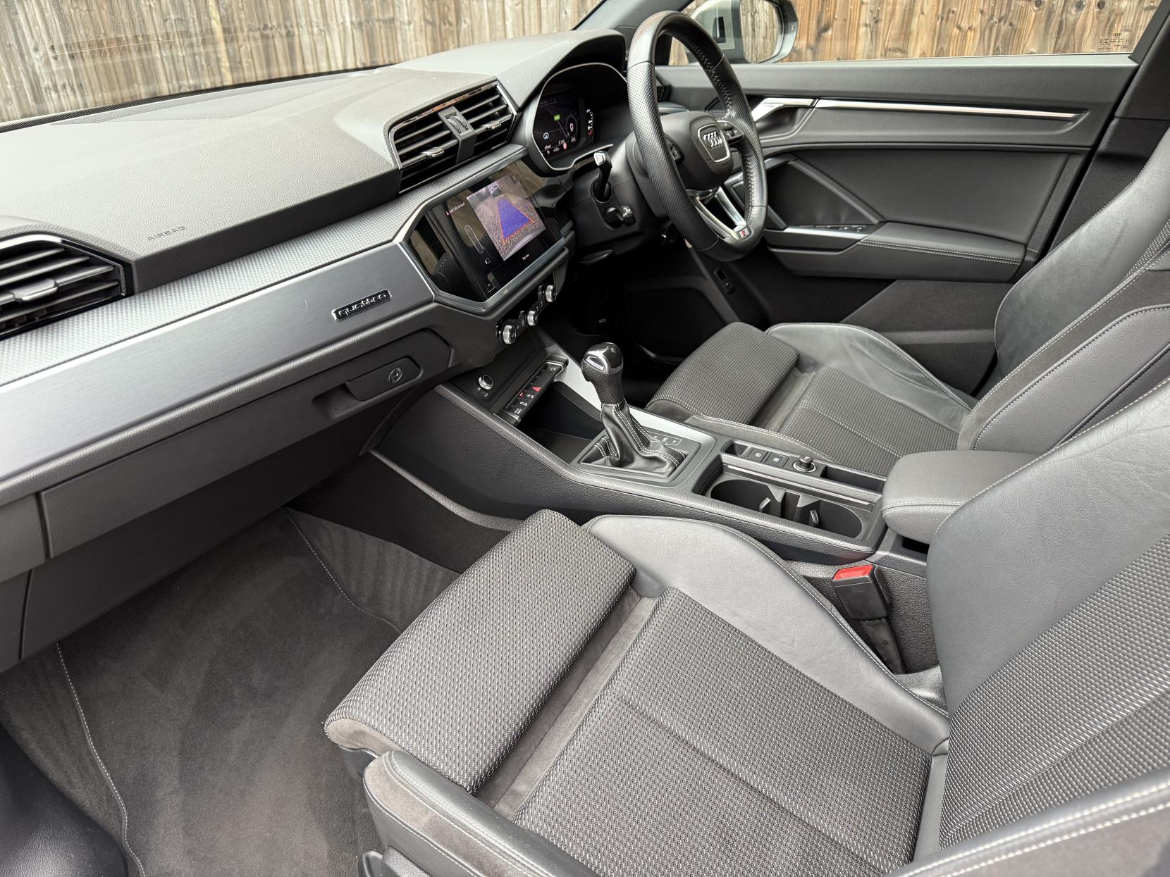 Audi Q3 2.0 TFSI 40 S line SUV 5dr Petrol S Tronic quattro Euro 6 (s/s) (190 ps)