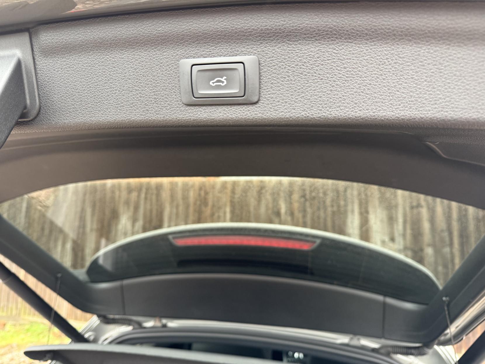 Audi Q3 2.0 TFSI 40 S line SUV 5dr Petrol S Tronic quattro Euro 6 (s/s) (190 ps)