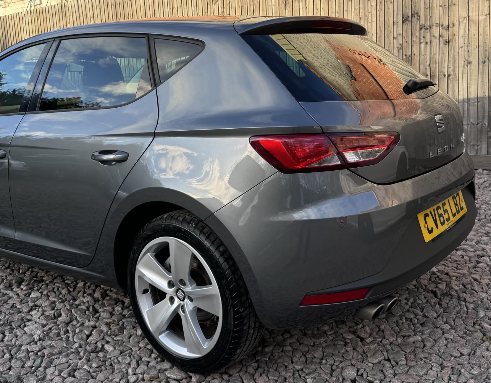 SEAT Leon 2.0 TDI FR Hatchback 5dr Diesel Manual Euro 6 (s/s) (150 ps)