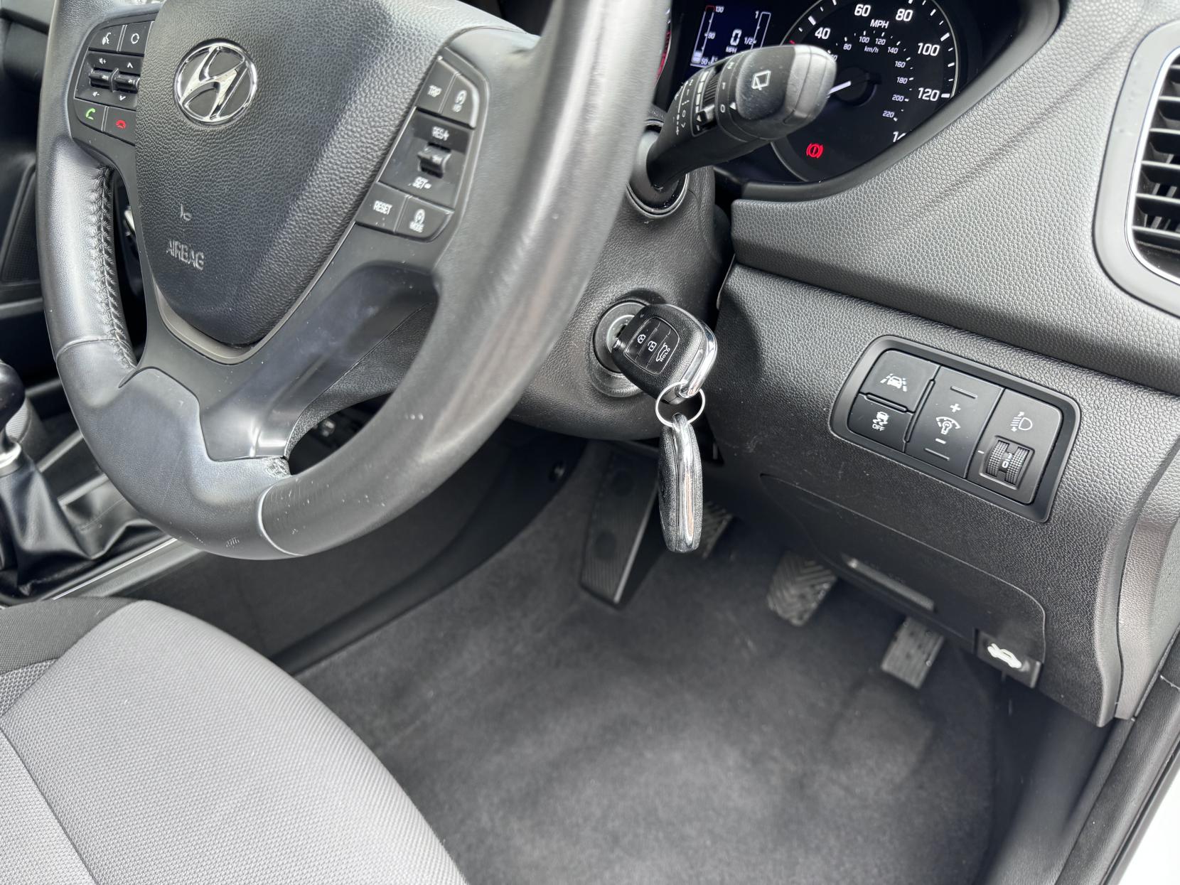 Hyundai i20 1.2 SE Hatchback 5dr Petrol Manual Euro 6 (84 ps)