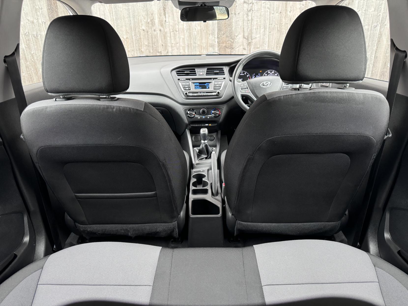 Hyundai i20 1.2 SE Hatchback 5dr Petrol Manual Euro 6 (84 ps)