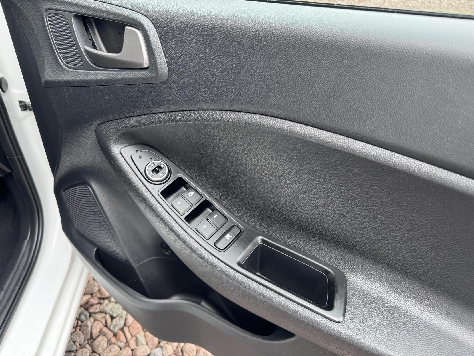 Hyundai i20 1.2 SE Hatchback 5dr Petrol Manual Euro 6 (84 ps)