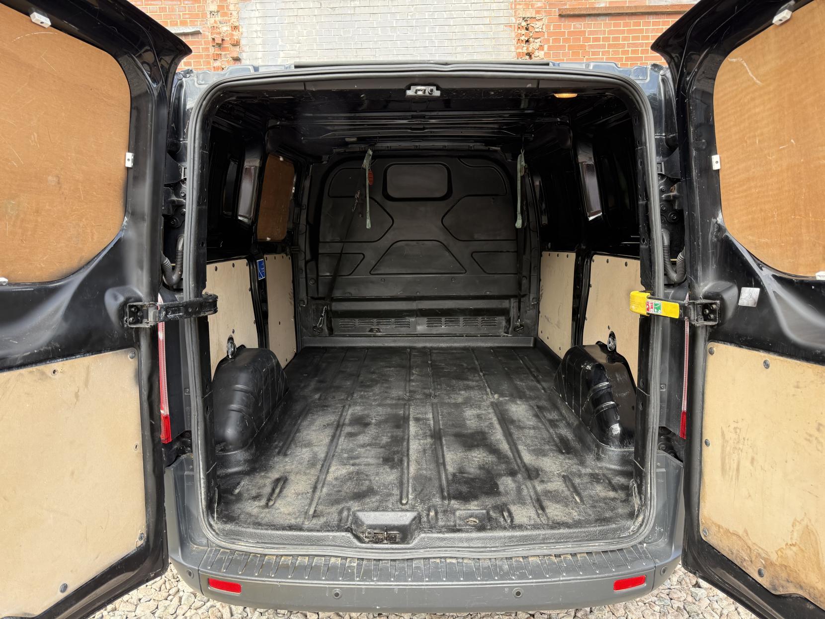 Ford Transit Custom 2.2 TDCi 270 Trend Panel Van 5dr Diesel Manual L1 H1 (186 g/km, 123 bhp)