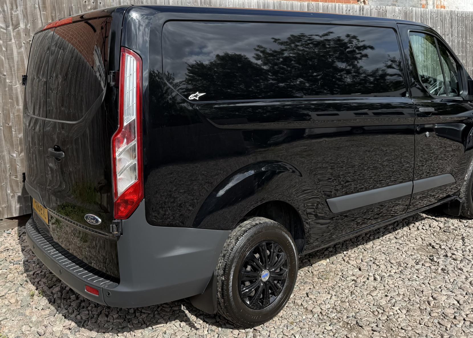 Ford Transit Custom 2.2 TDCi 270 Trend Panel Van 5dr Diesel Manual L1 H1 (186 g/km, 123 bhp)