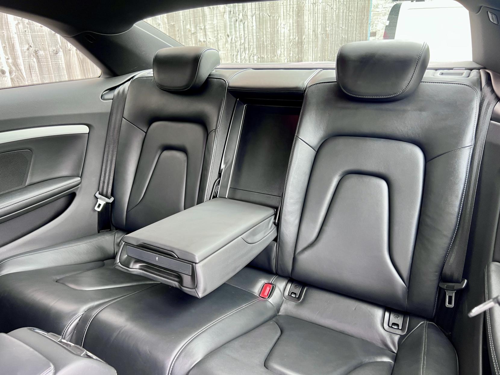 Audi A5 3.0 TDI V6 S line Coupe 2dr Diesel S Tronic quattro Euro 5 (s/s) (245 ps)