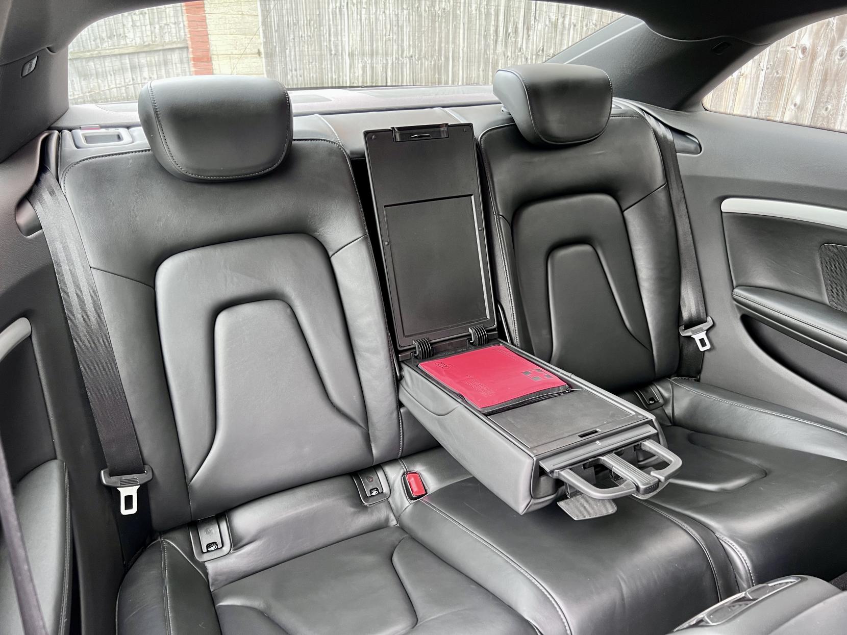 Audi A5 3.0 TDI V6 S line Coupe 2dr Diesel S Tronic quattro Euro 5 (s/s) (245 ps)