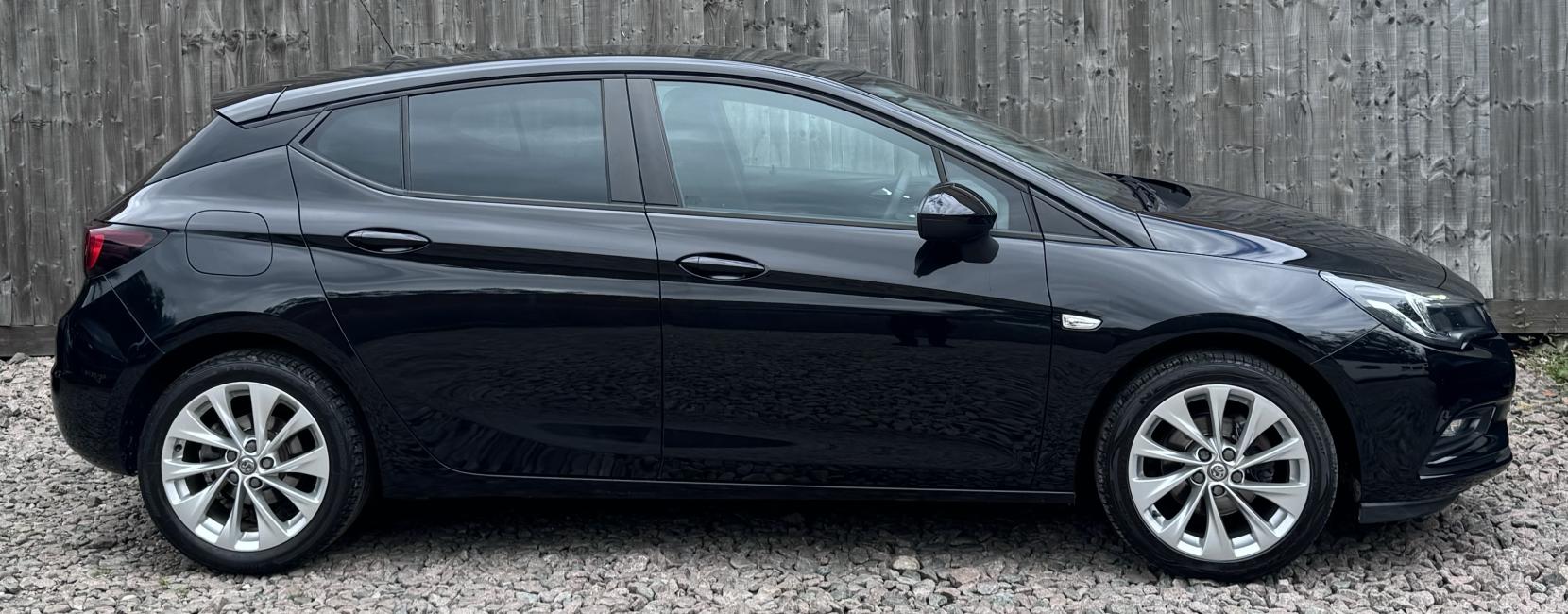 Vauxhall Astra 1.0i Turbo ecoTEC Design Hatchback 5dr Petrol Manual Euro 6 (s/s) (105 ps)