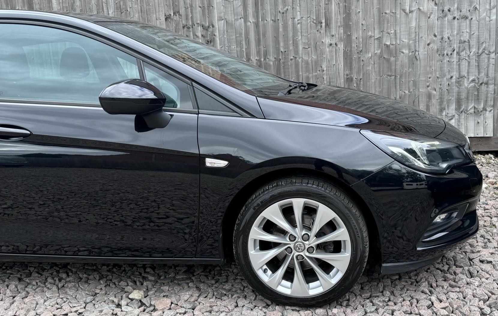 Vauxhall Astra 1.0i Turbo ecoTEC Design Hatchback 5dr Petrol Manual Euro 6 (s/s) (105 ps)