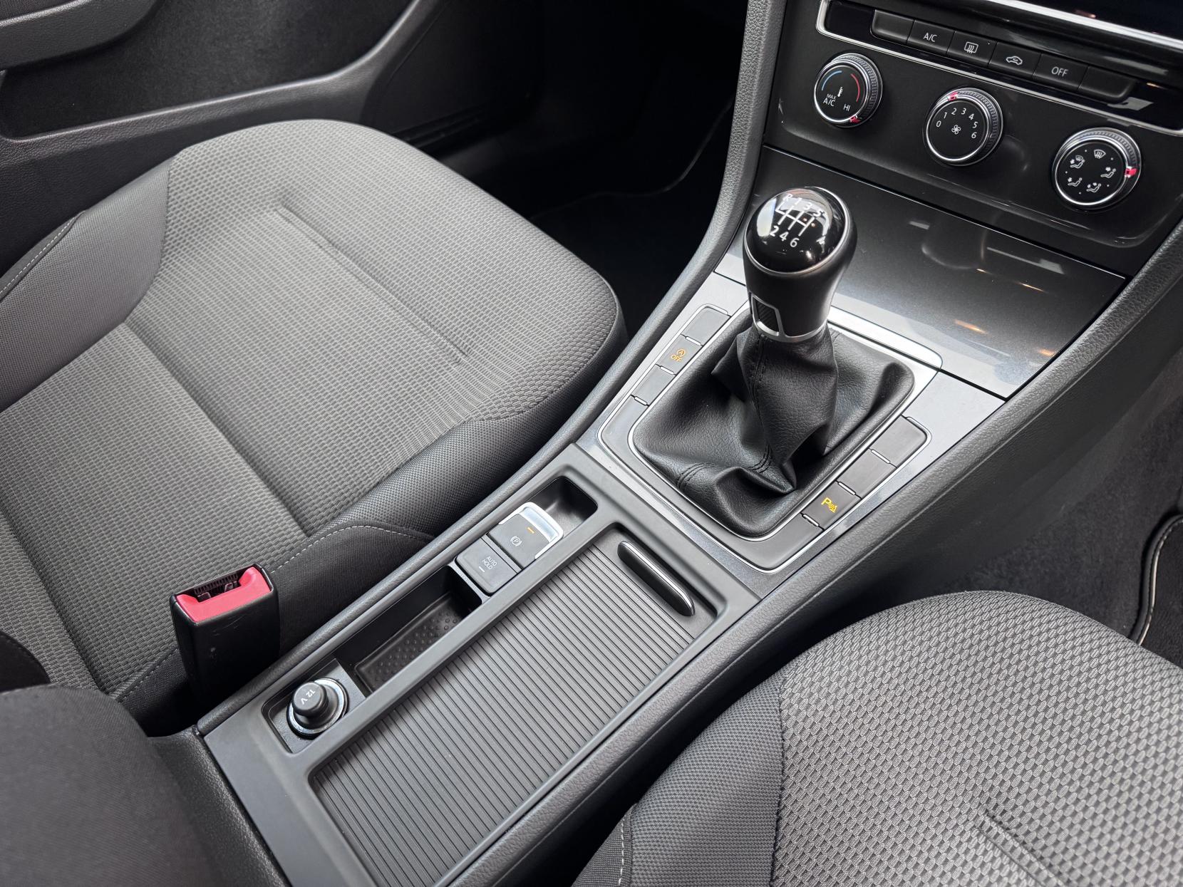 Volkswagen Golf 1.0 TSI SE Hatchback 5dr Petrol Manual Euro 6 (s/s) (110 bhp)