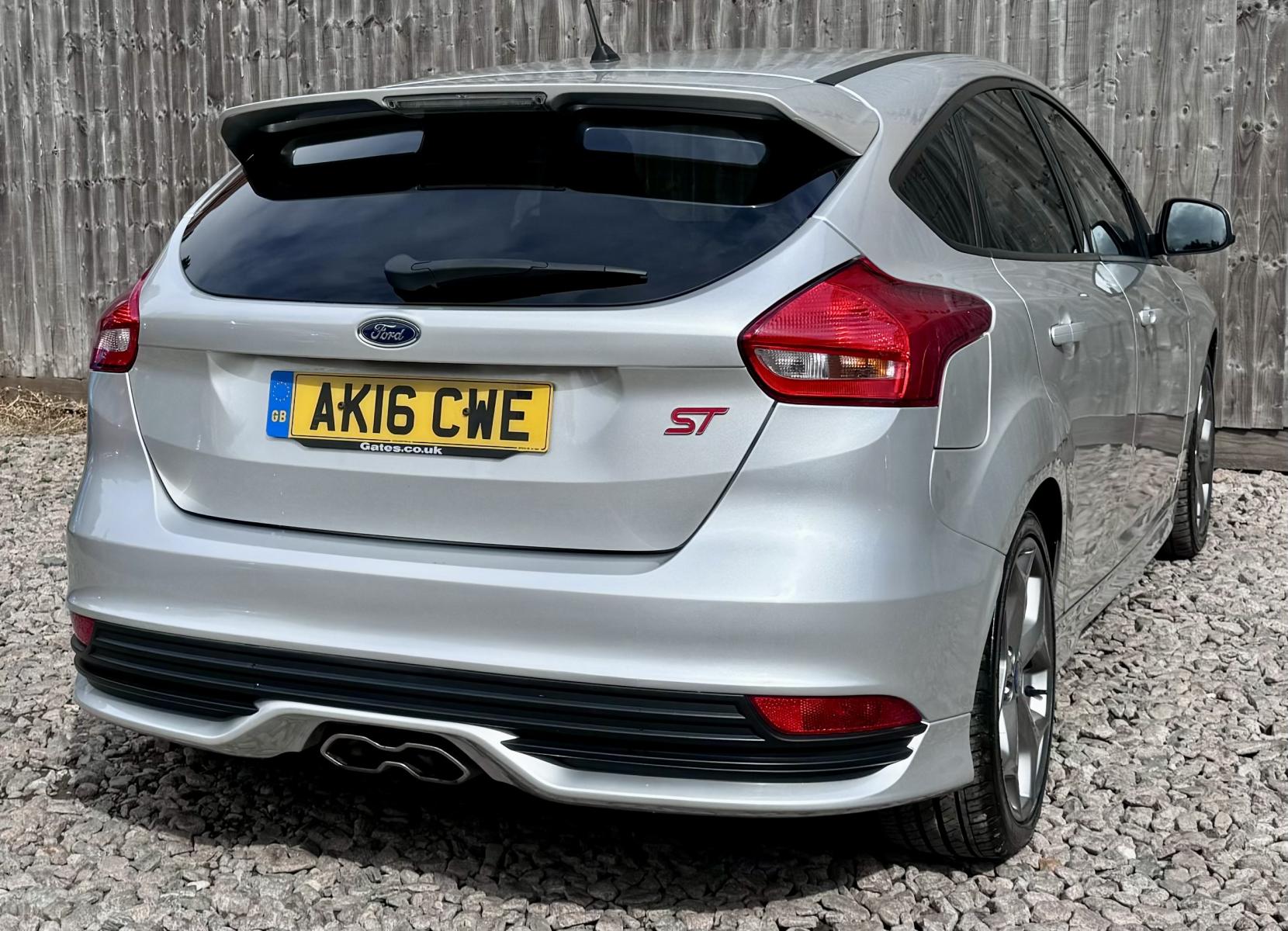 Ford Focus 2.0 TDCi ST-2 Hatchback 5dr Diesel Manual Euro 6 (s/s) (185 ps)
