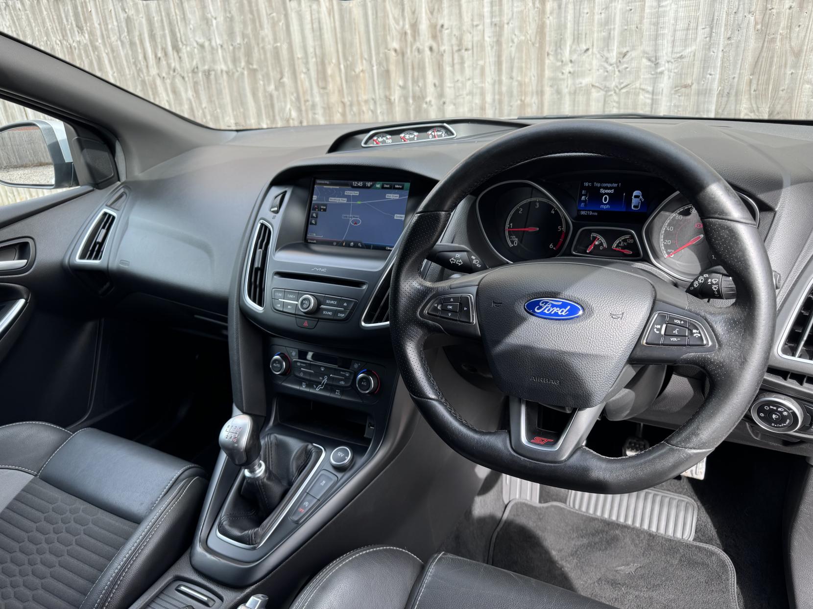 Ford Focus 2.0 TDCi ST-2 Hatchback 5dr Diesel Manual Euro 6 (s/s) (185 ps)