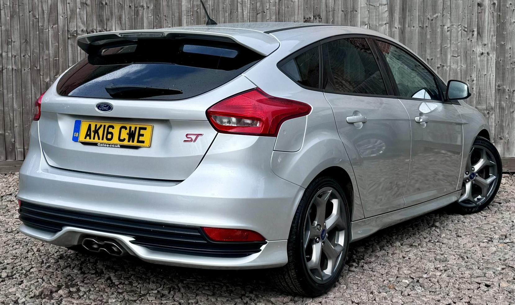 Ford Focus 2.0 TDCi ST-2 Hatchback 5dr Diesel Manual Euro 6 (s/s) (185 ps)