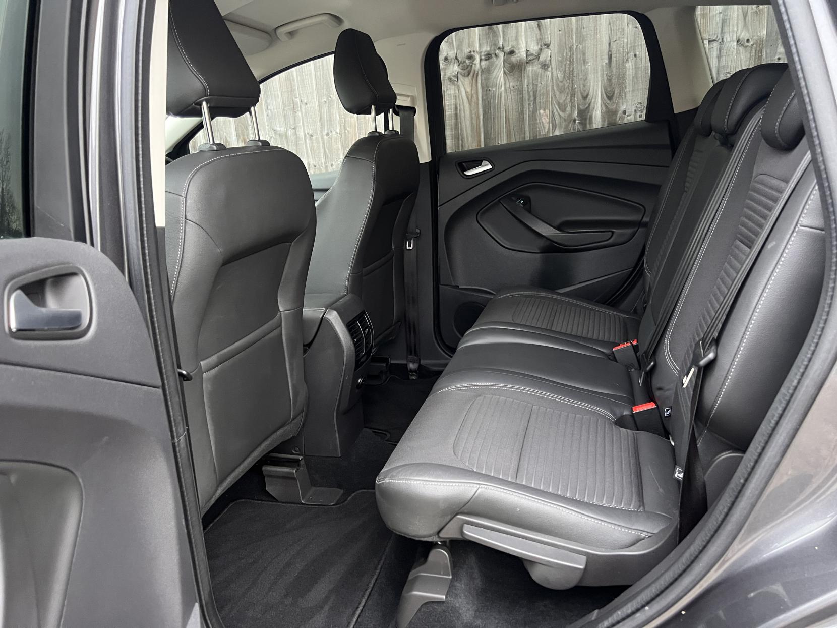 Ford Kuga 2.0 TDCi Titanium SUV 5dr Diesel Manual AWD Euro 6 (s/s) (180 ps)