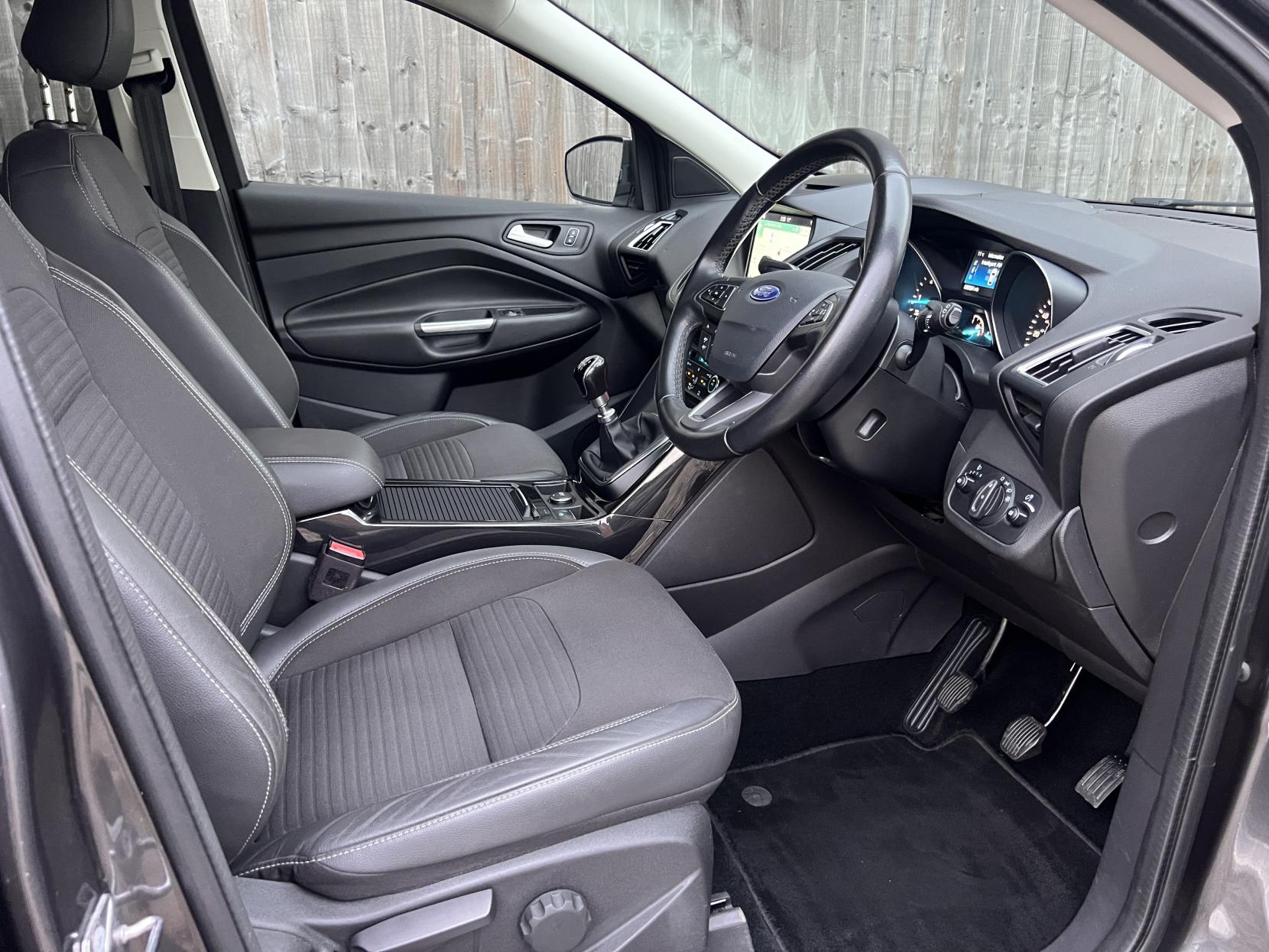 Ford Kuga 2.0 TDCi Titanium SUV 5dr Diesel Manual AWD Euro 6 (s/s) (180 ps)