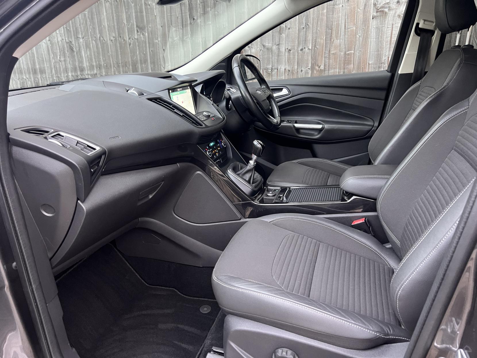 Ford Kuga 2.0 TDCi Titanium SUV 5dr Diesel Manual AWD Euro 6 (s/s) (180 ps)