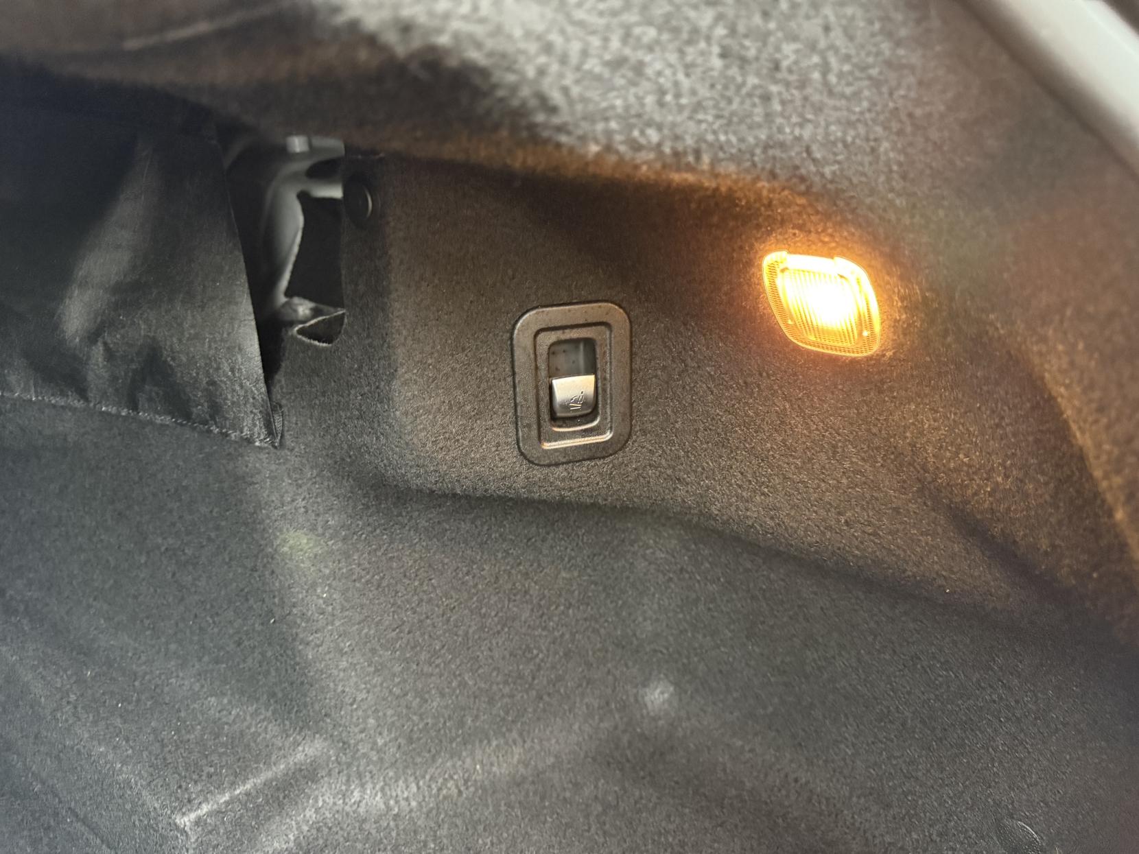 Mercedes-Benz C Class 1.5 C200 MHEV AMG Line (Premium) Cabriolet 2dr Petrol G-Tronic+ Euro 6 (s/s) (198 ps)