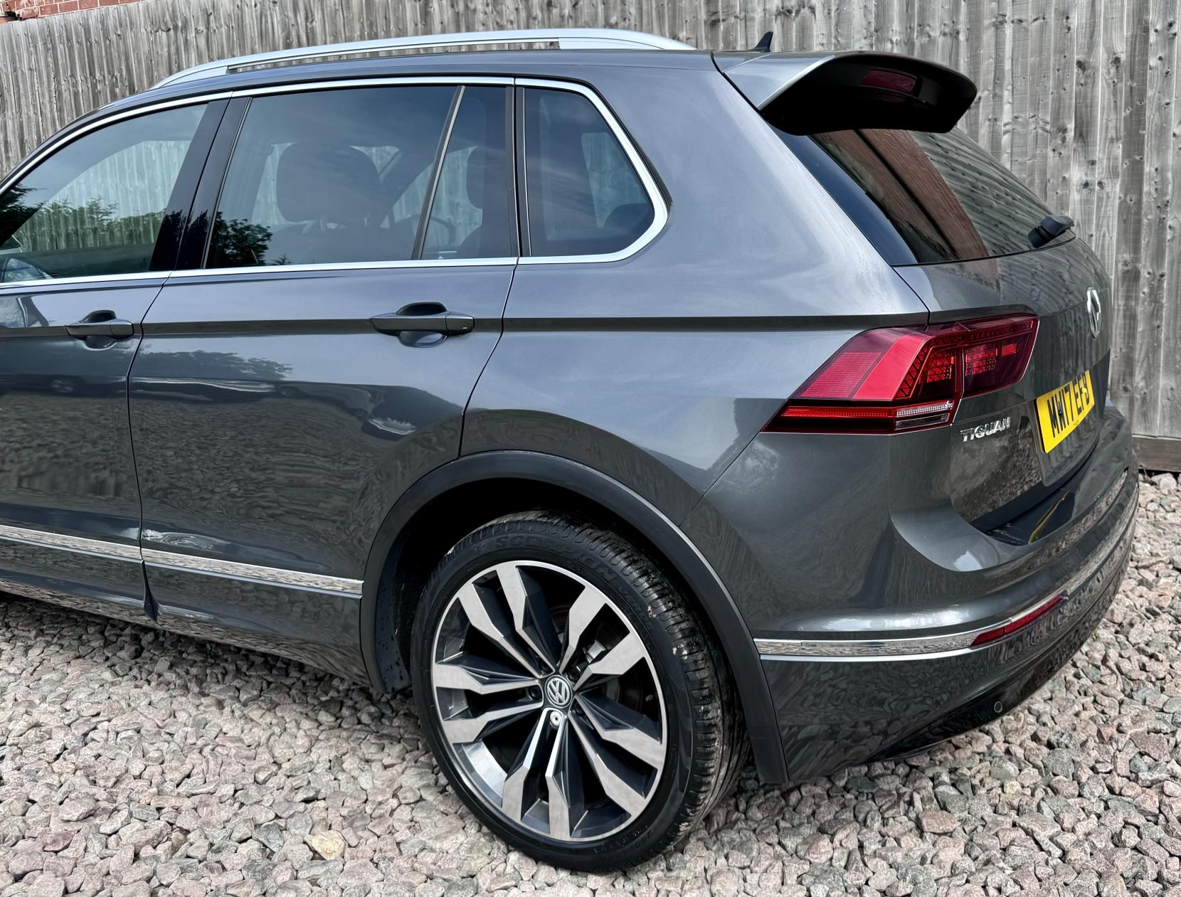 Volkswagen Tiguan 2.0 TDI BlueMotion Tech R-Line SUV 5dr Diesel DSG 4Motion Euro 6 (s/s) (190 ps)