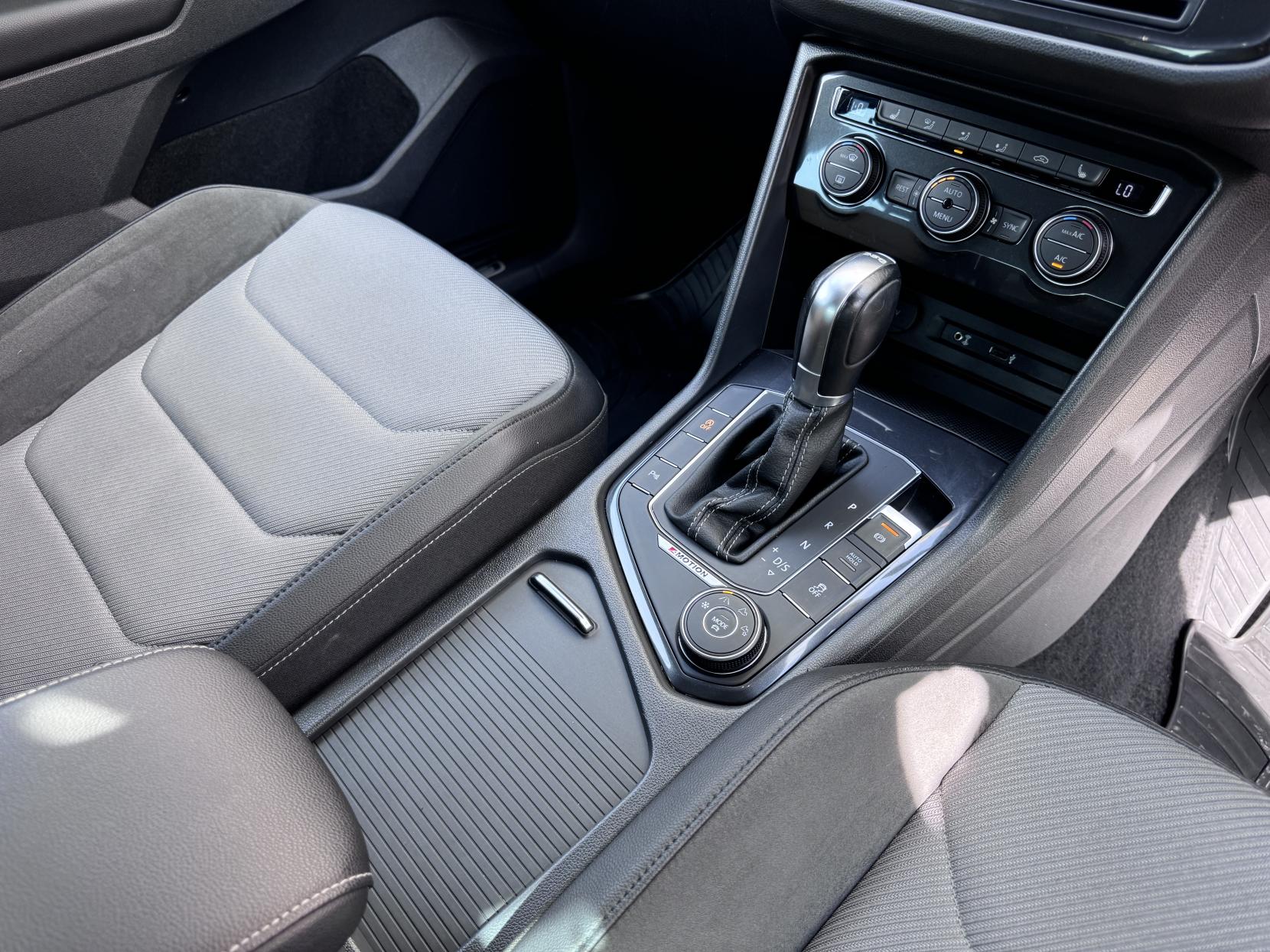 Volkswagen Tiguan 2.0 TDI BlueMotion Tech R-Line SUV 5dr Diesel DSG 4Motion Euro 6 (s/s) (190 ps)