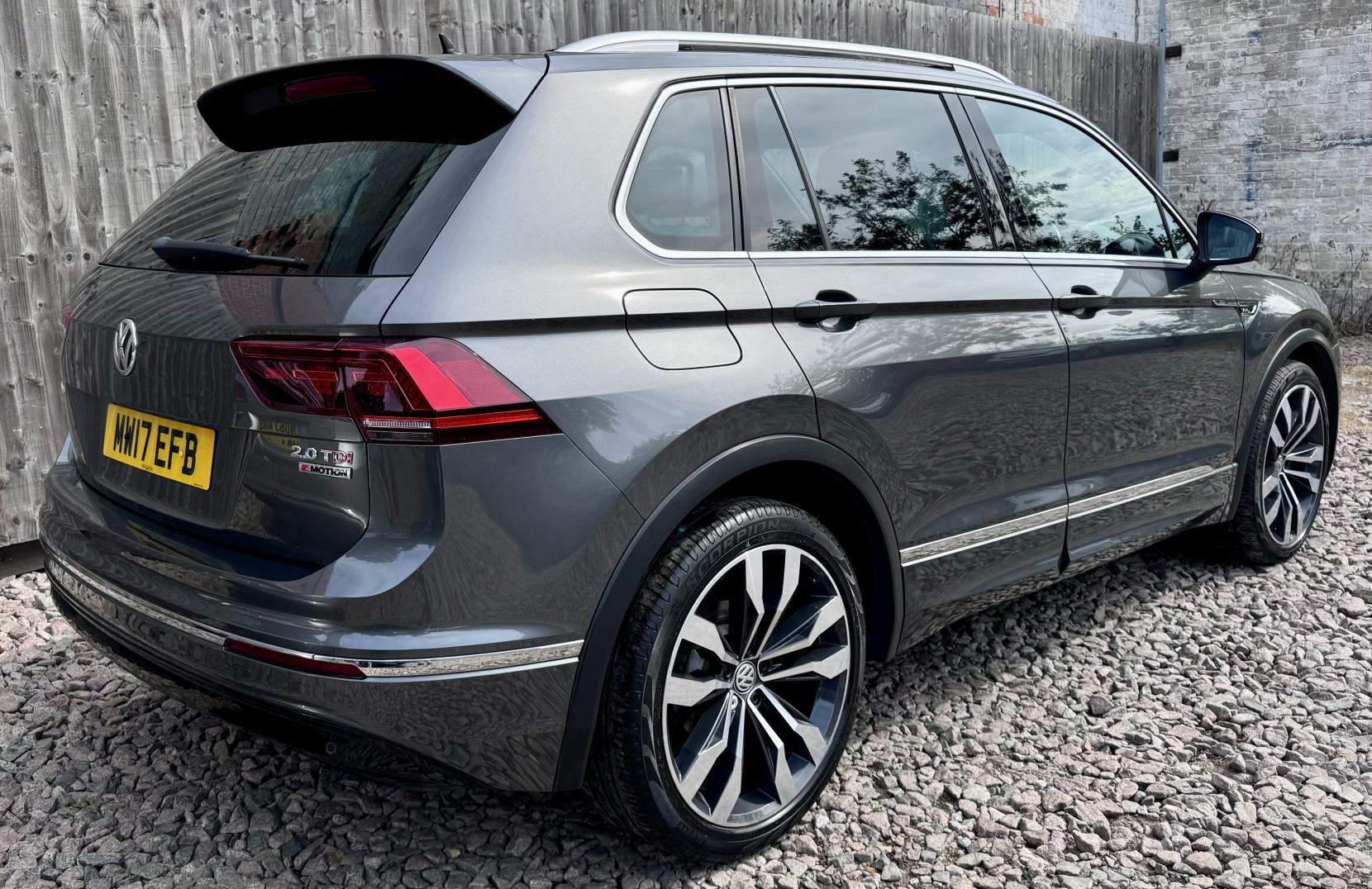 Volkswagen Tiguan 2.0 TDI BlueMotion Tech R-Line SUV 5dr Diesel DSG 4Motion Euro 6 (s/s) (190 ps)
