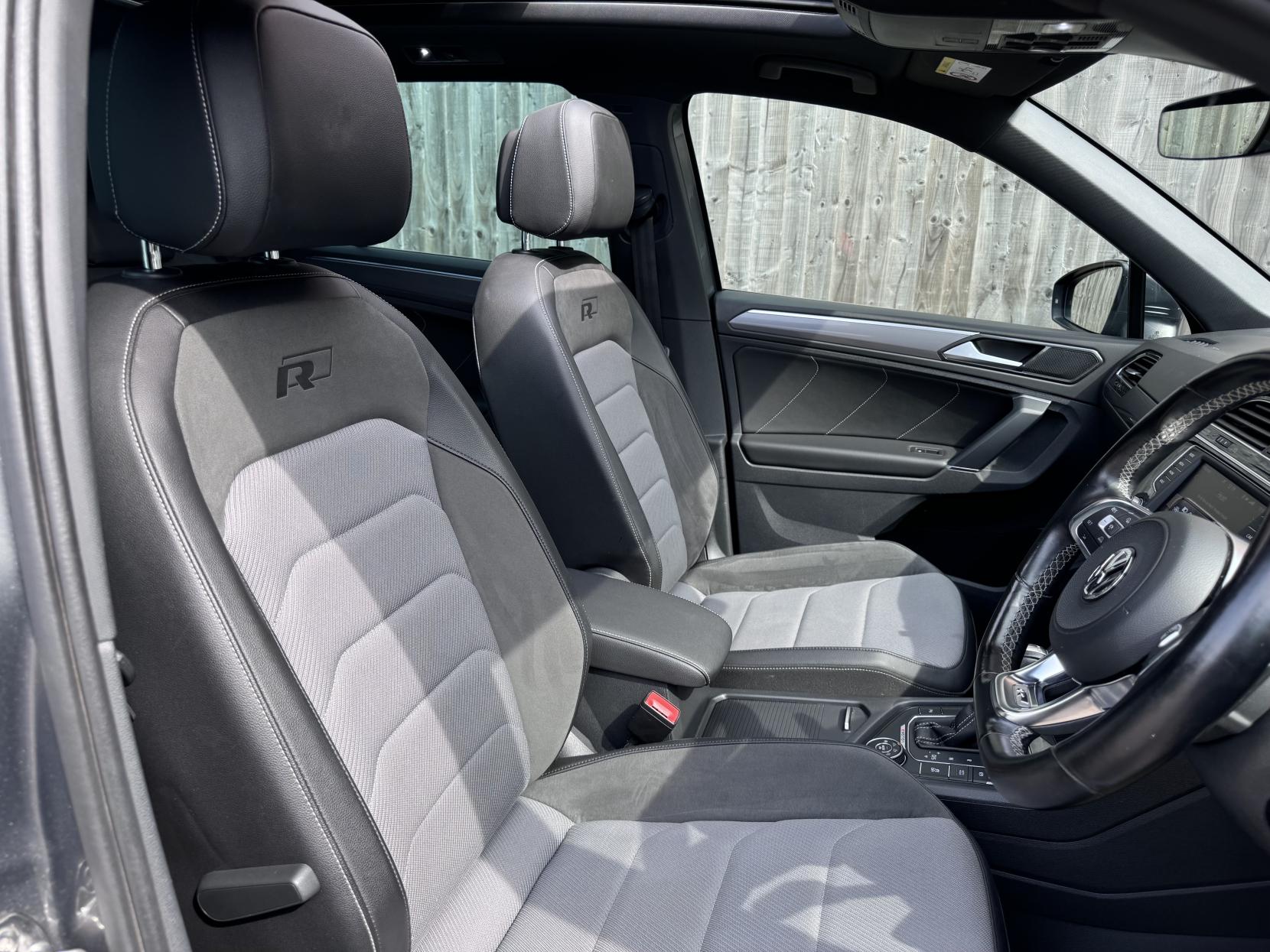 Volkswagen Tiguan 2.0 TDI BlueMotion Tech R-Line SUV 5dr Diesel DSG 4Motion Euro 6 (s/s) (190 ps)
