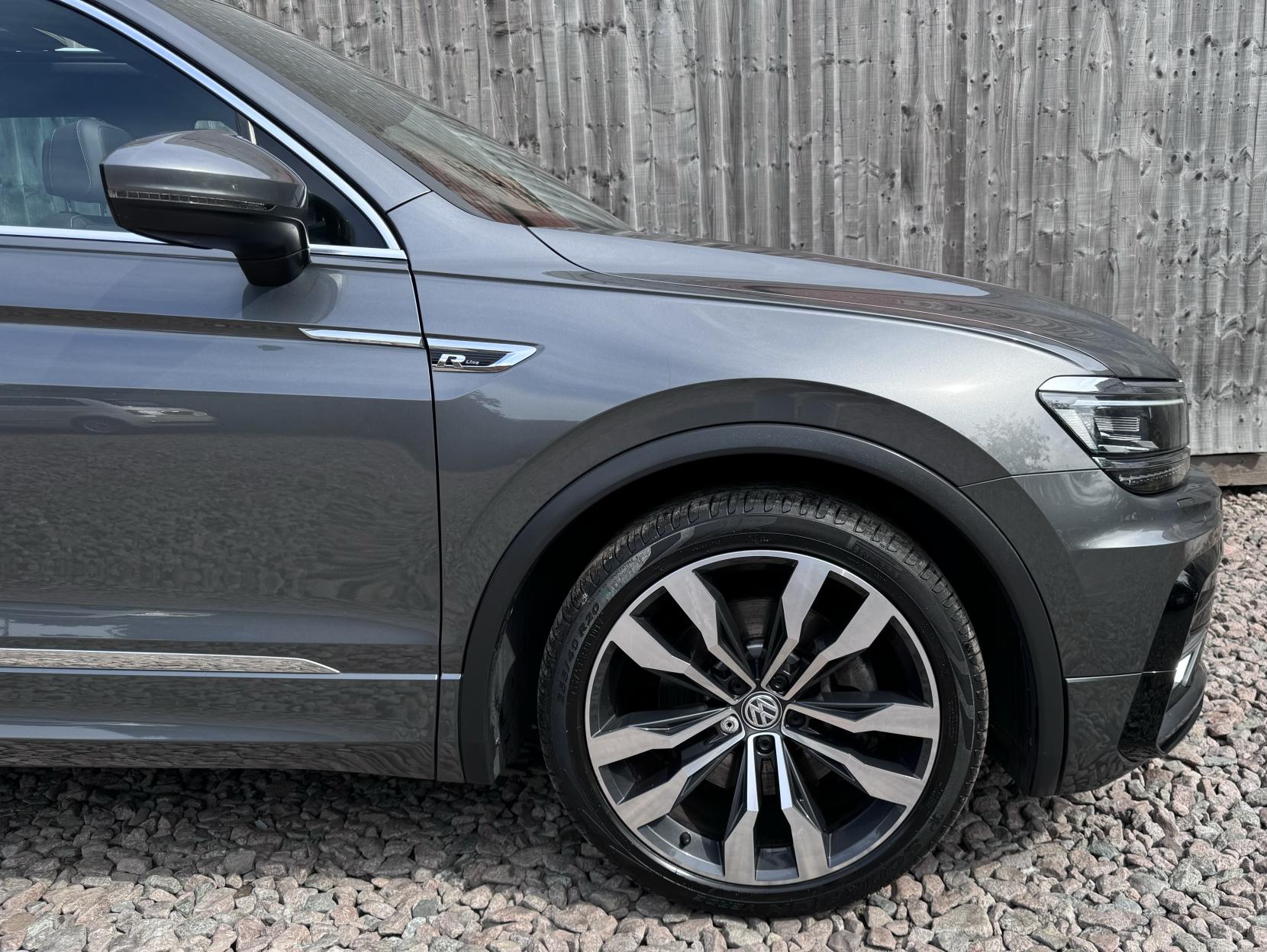 Volkswagen Tiguan 2.0 TDI BlueMotion Tech R-Line SUV 5dr Diesel DSG 4Motion Euro 6 (s/s) (190 ps)