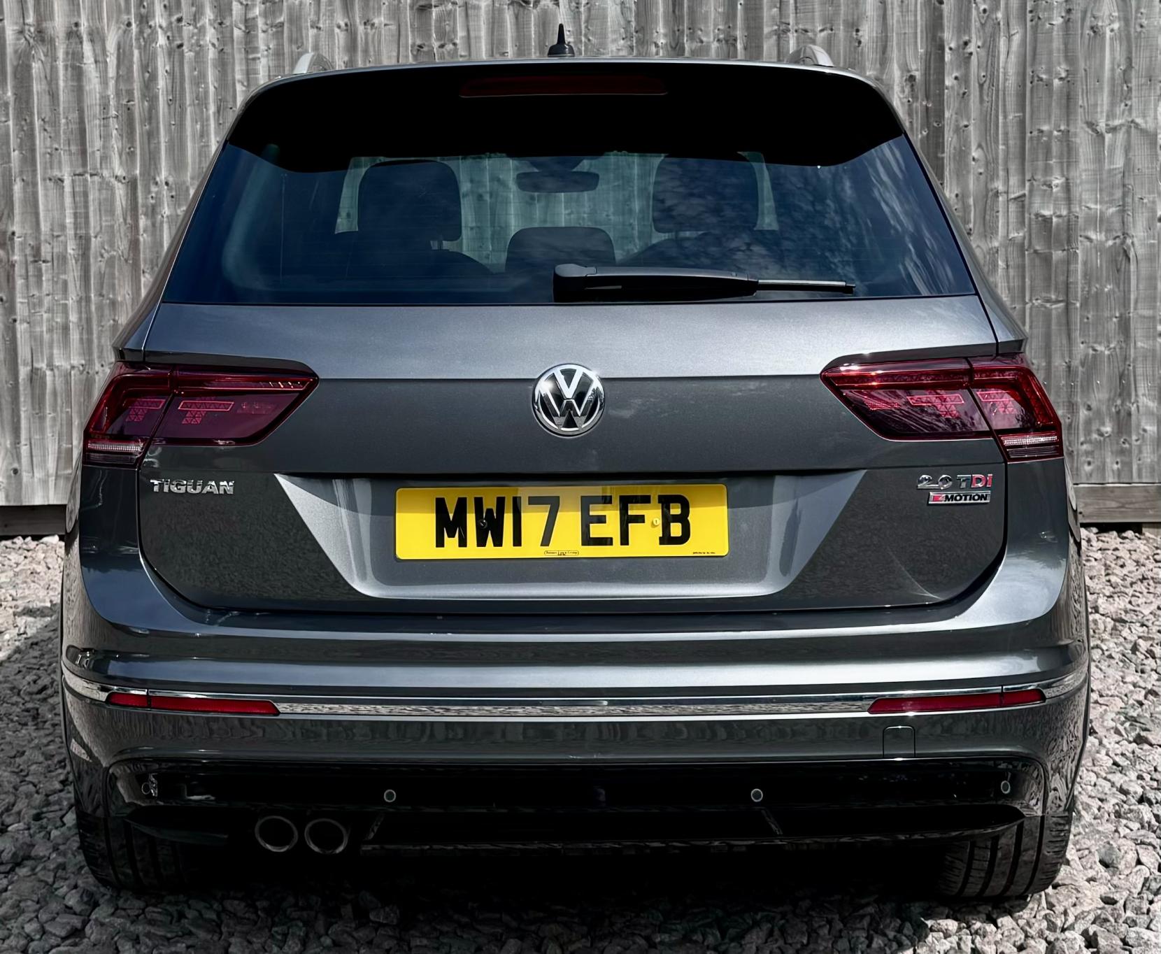 Volkswagen Tiguan 2.0 TDI BlueMotion Tech R-Line SUV 5dr Diesel DSG 4Motion Euro 6 (s/s) (190 ps)