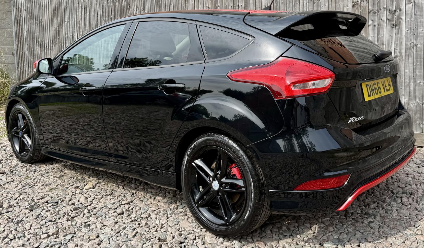 Ford Focus 2.0 TDCi Zetec S Black Edition Hatchback 5dr Diesel Manual Euro 6 (s/s) (150 ps)