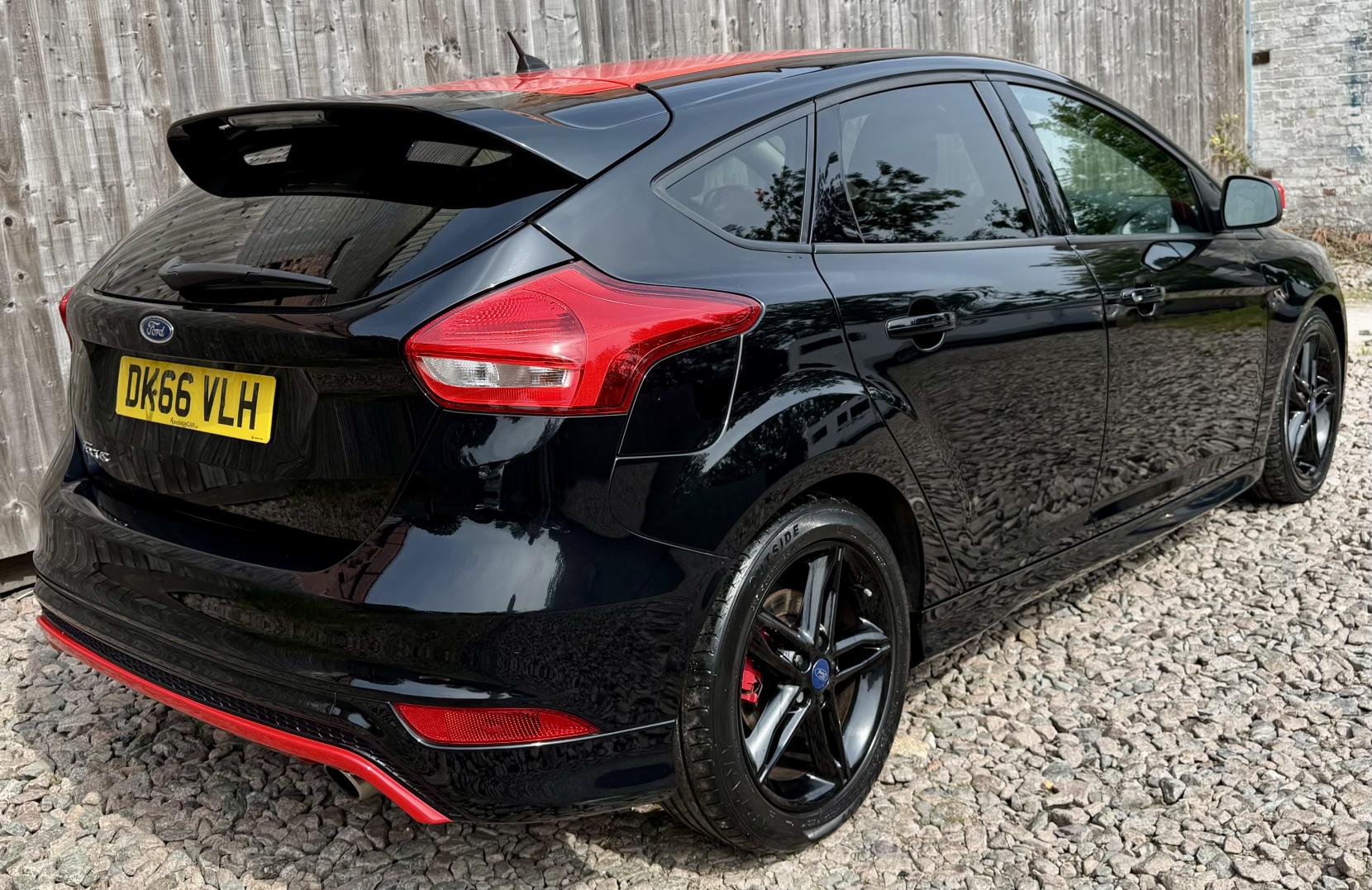 Ford Focus 2.0 TDCi Zetec S Black Edition Hatchback 5dr Diesel Manual Euro 6 (s/s) (150 ps)