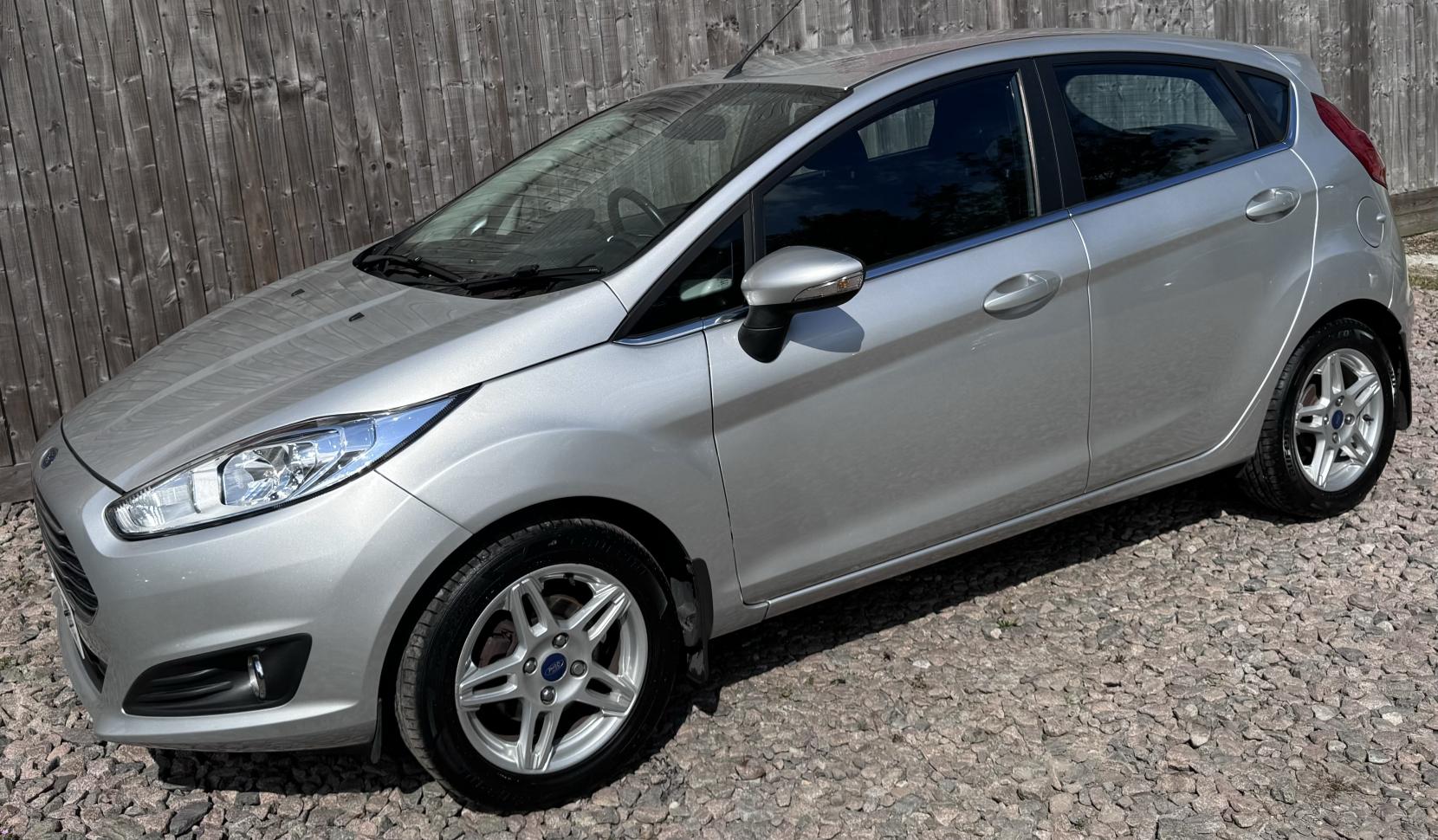 Ford Fiesta 1.0 Zetec Hatchback 5dr Petrol Manual Euro 5 (s/s) (80 ps)