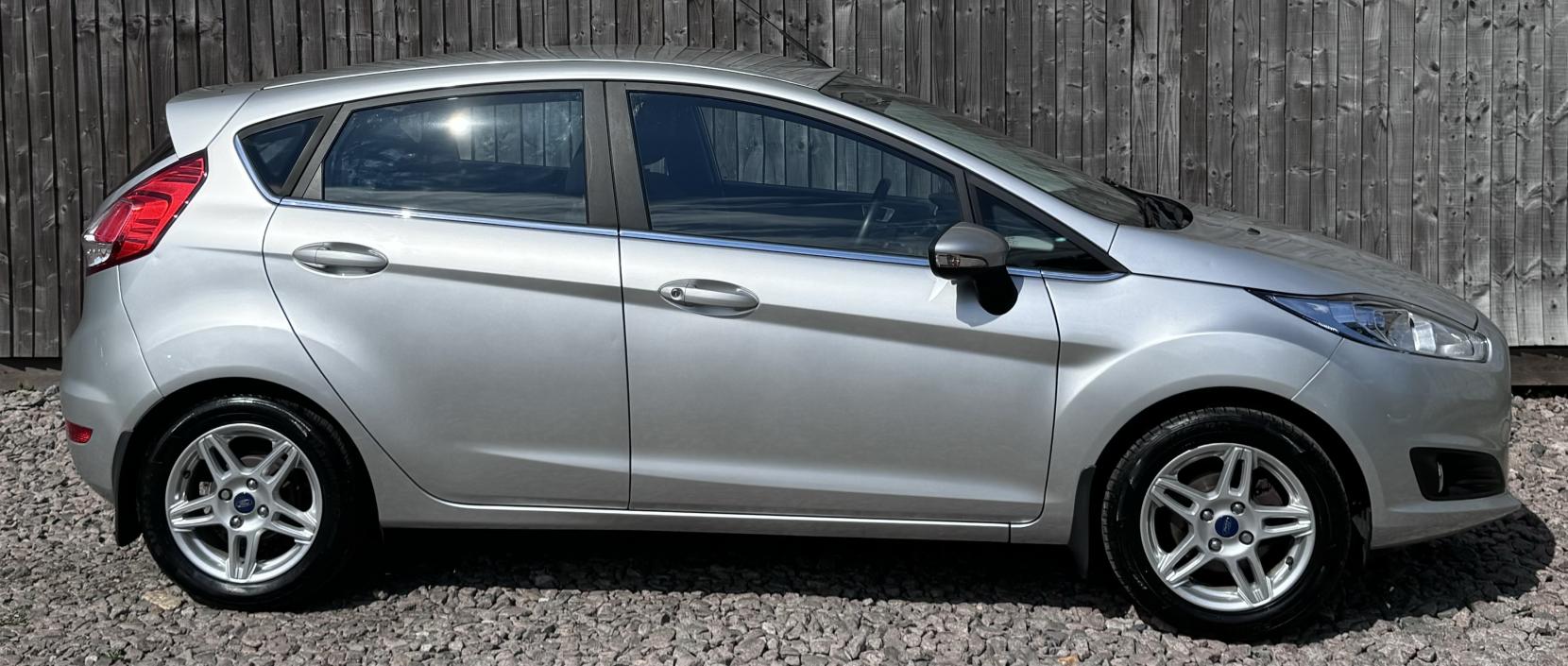 Ford Fiesta 1.0 Zetec Hatchback 5dr Petrol Manual Euro 5 (s/s) (80 ps)