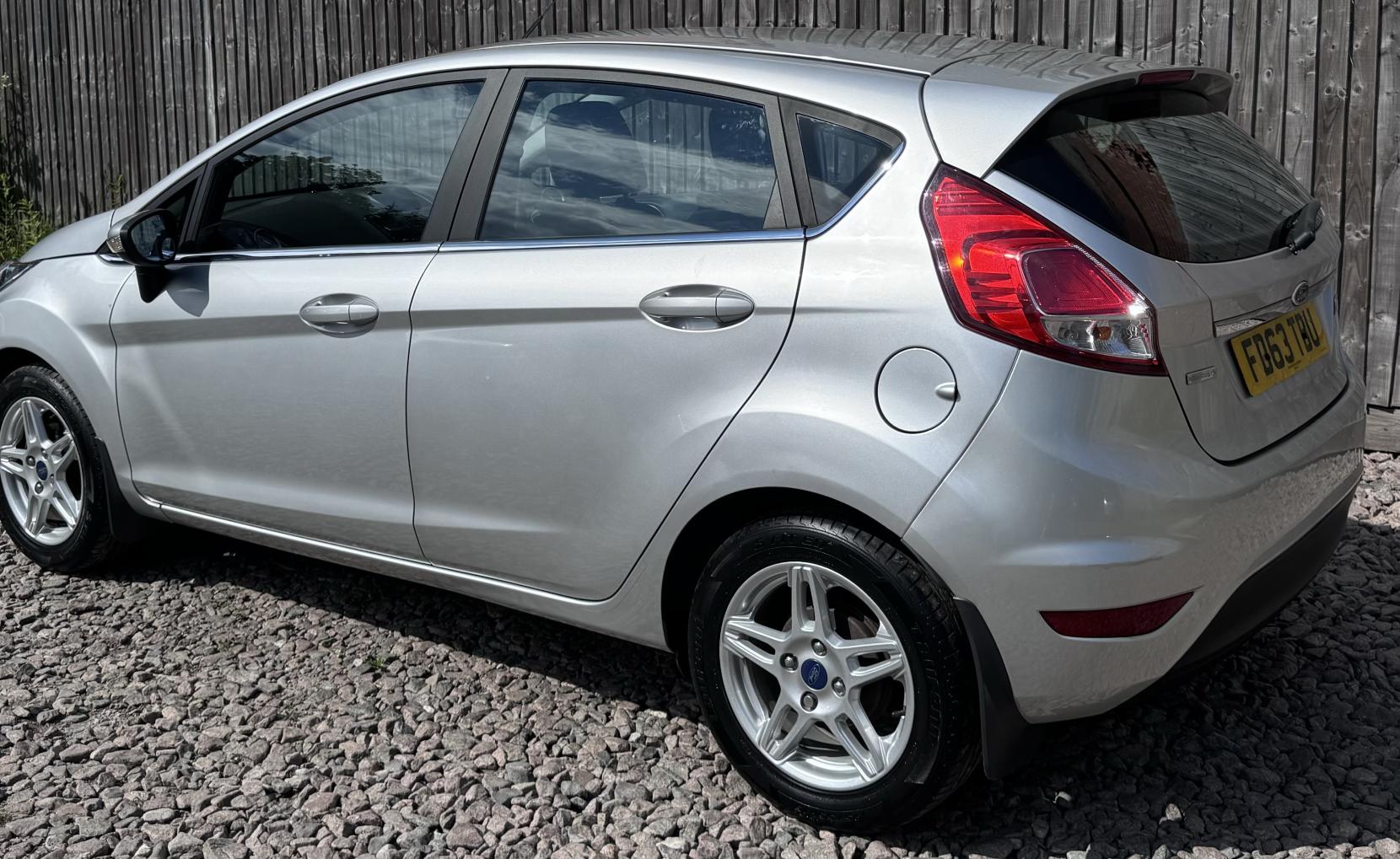 Ford Fiesta 1.0 Zetec Hatchback 5dr Petrol Manual Euro 5 (s/s) (80 ps)