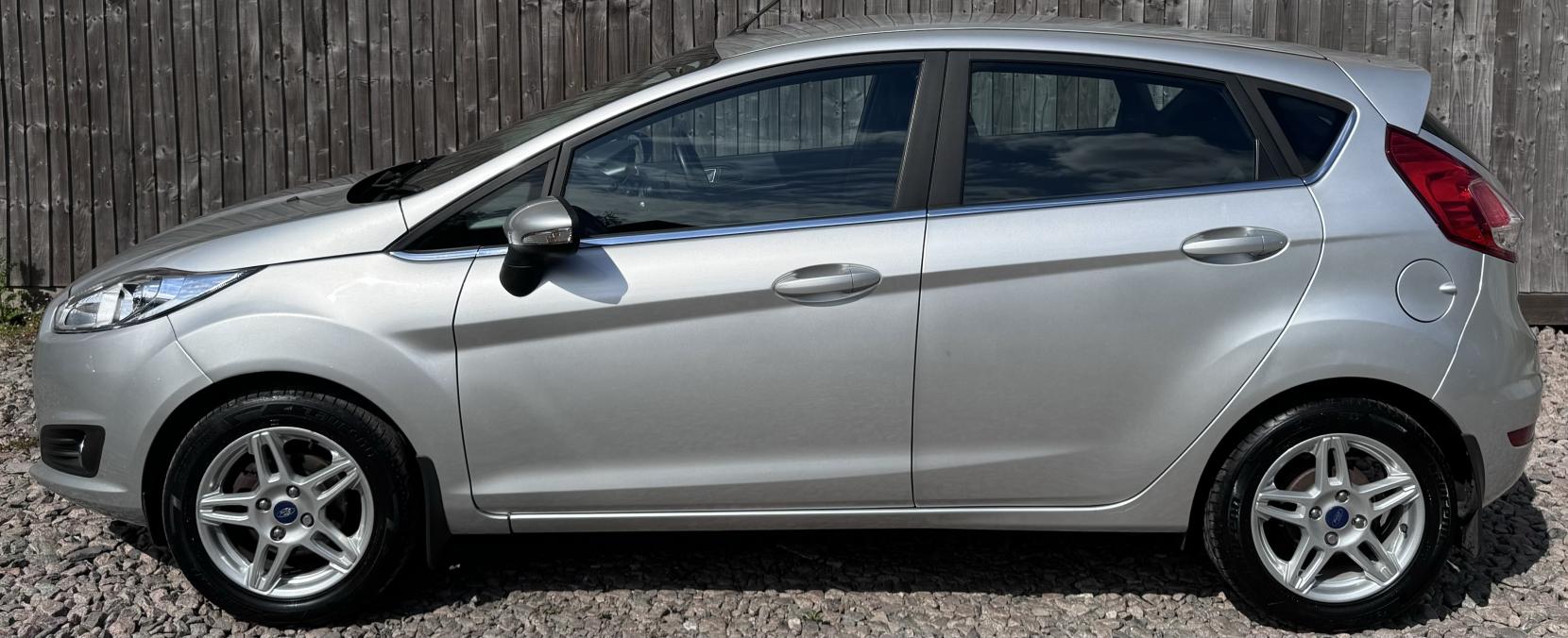 Ford Fiesta 1.0 Zetec Hatchback 5dr Petrol Manual Euro 5 (s/s) (80 ps)