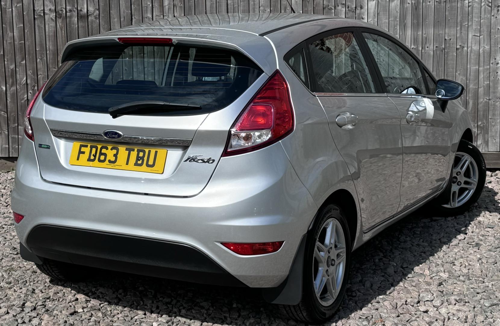 Ford Fiesta 1.0 Zetec Hatchback 5dr Petrol Manual Euro 5 (s/s) (80 ps)