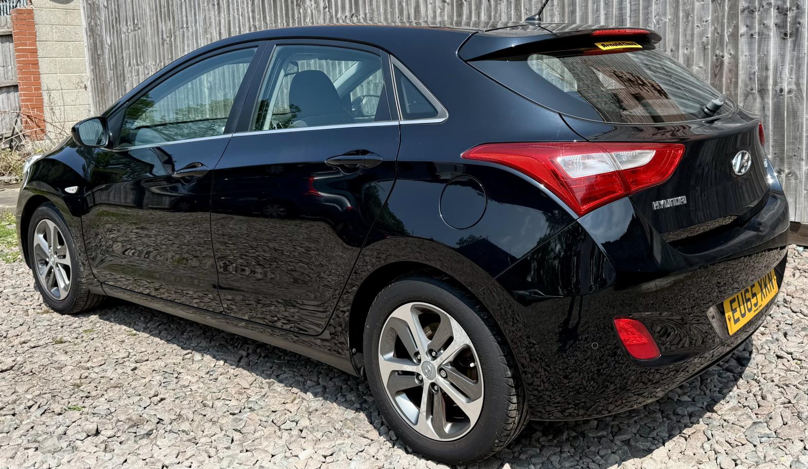 Hyundai i30 1.4 Blue Drive SE Hatchback 5dr Petrol Manual Euro 6 (s/s) (100 ps)