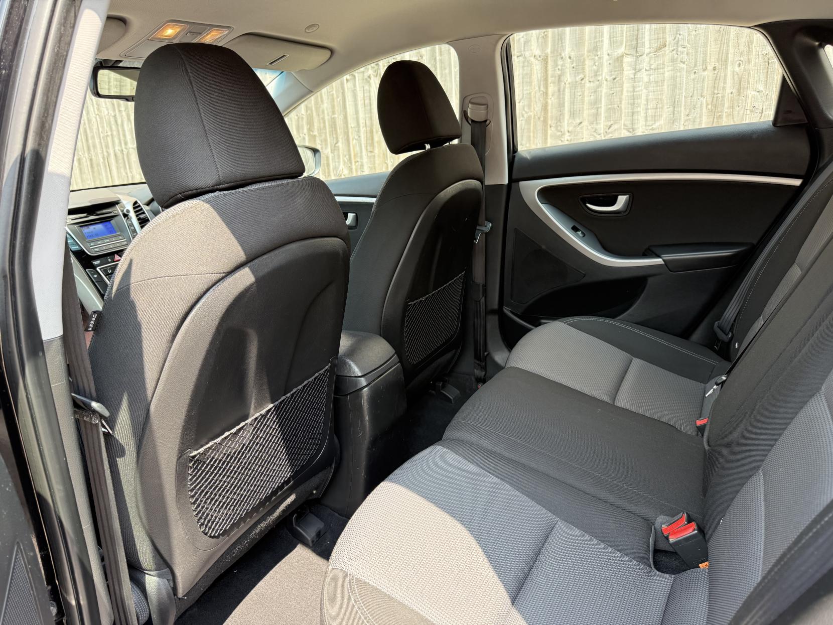 Hyundai i30 1.4 Blue Drive SE Hatchback 5dr Petrol Manual Euro 6 (s/s) (100 ps)